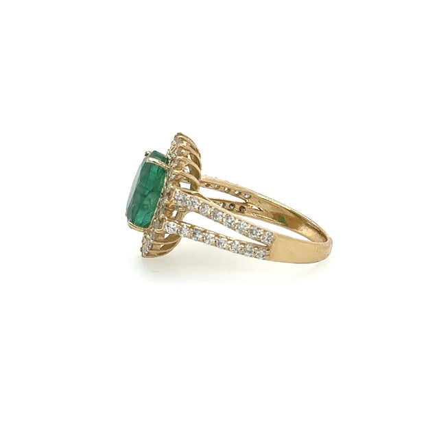 Anillo De Oro Amarillo Con Esmeralda Y Diamantes 3.57 Ct.
