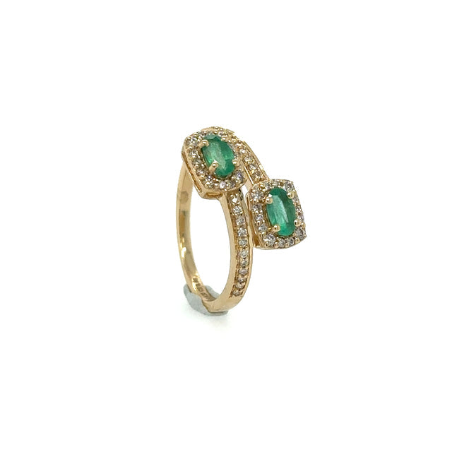 Anillo De Oro Amarillo Y Esmeralda Con Diamantes 0.72 Ct.