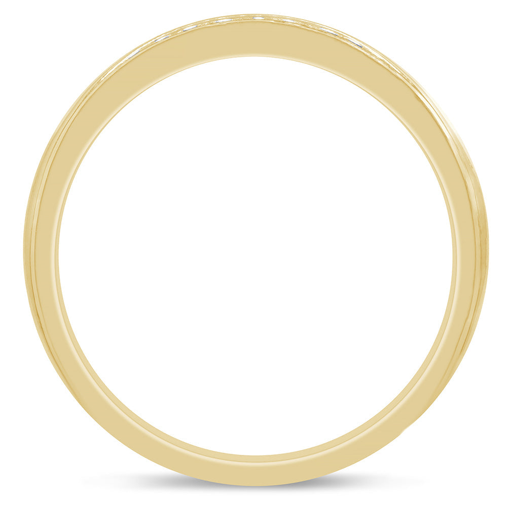 Anillo de Oro Amarillo con Diamantes en Diseño Delicado