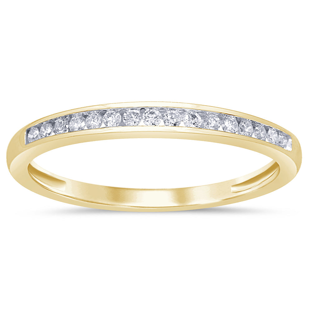 Anillo de Oro Amarillo con Diamantes en Diseño Delicado
