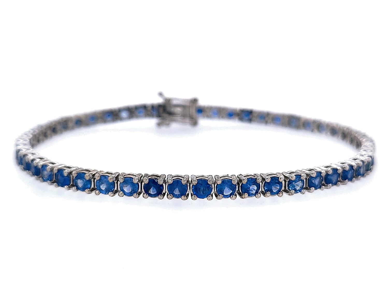 Pulsera En Oro Blanco De 14K Con Zafiro 5.15 Ct