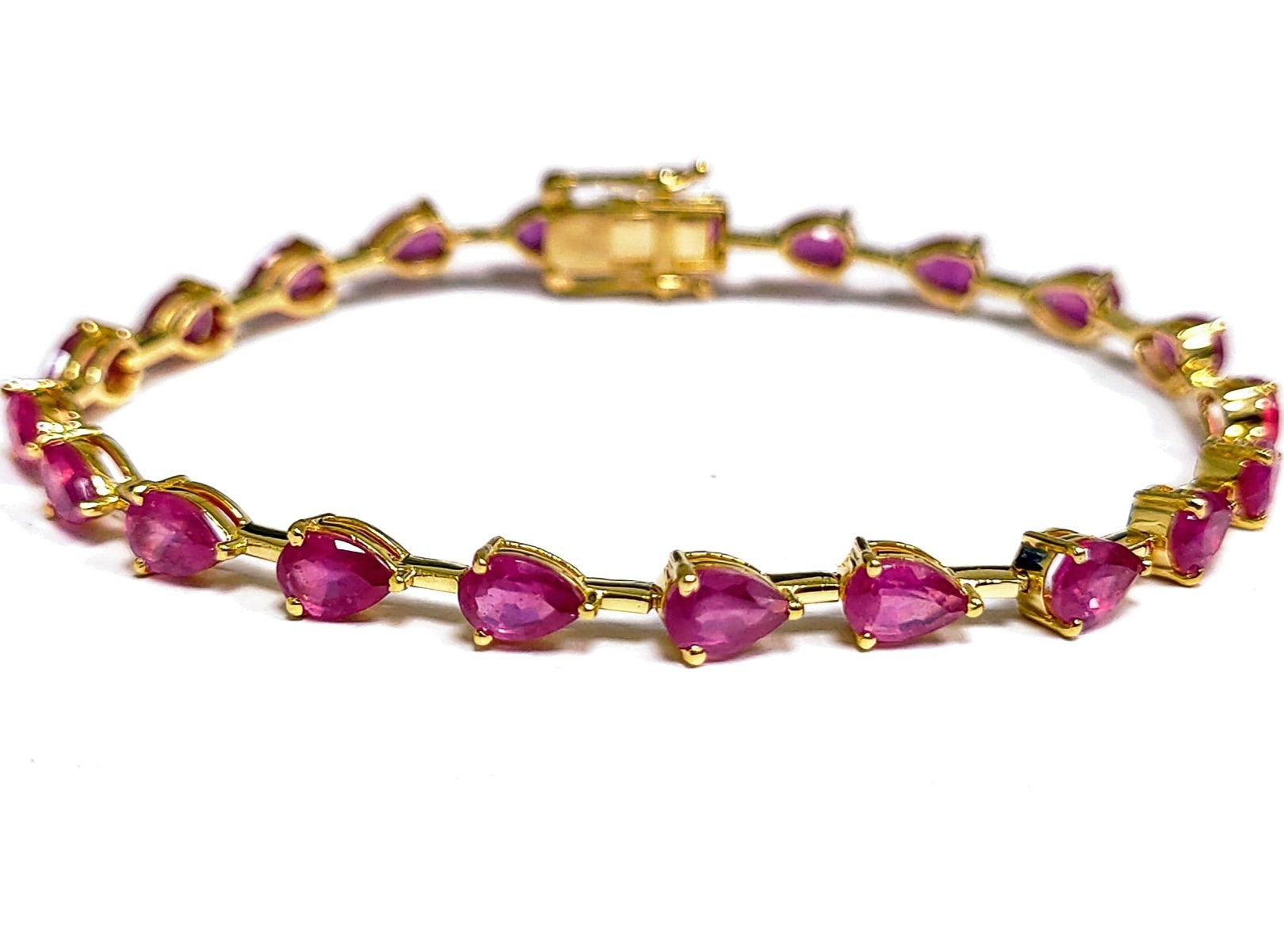 Pulsera En Oro Amarillo De 14K Con Rubí 12.0 Ct