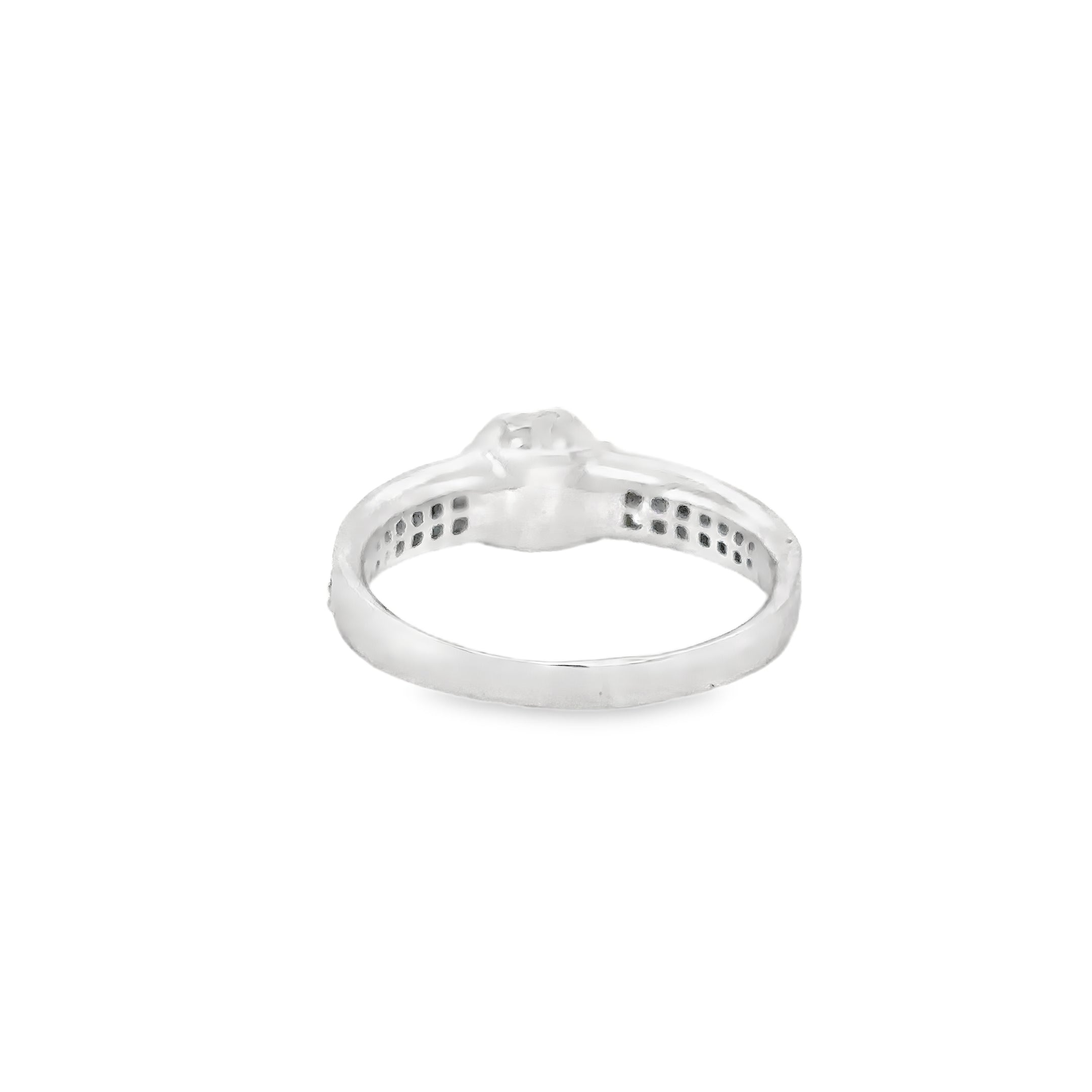 Anillo De Oro Blanco De 14 Quilates Y Diamantes 0.48 Ct.