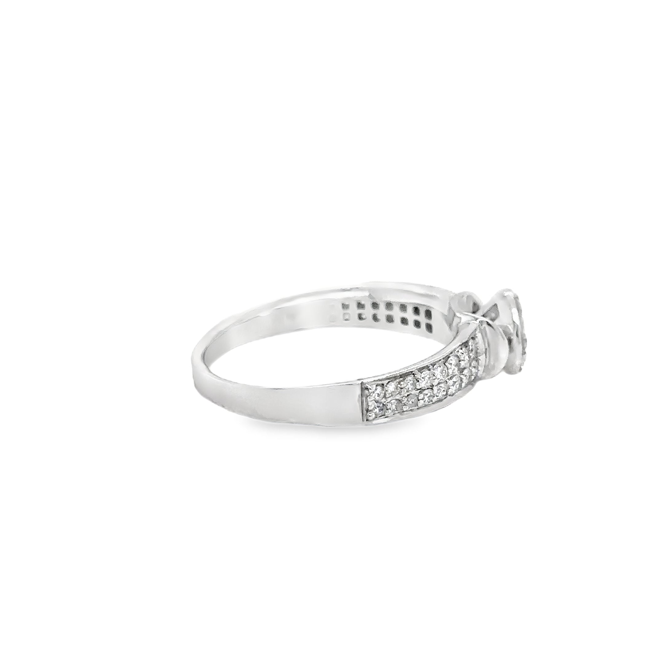 Anillo De Oro Blanco De 14 Quilates Y Diamantes 0.48 Ct.