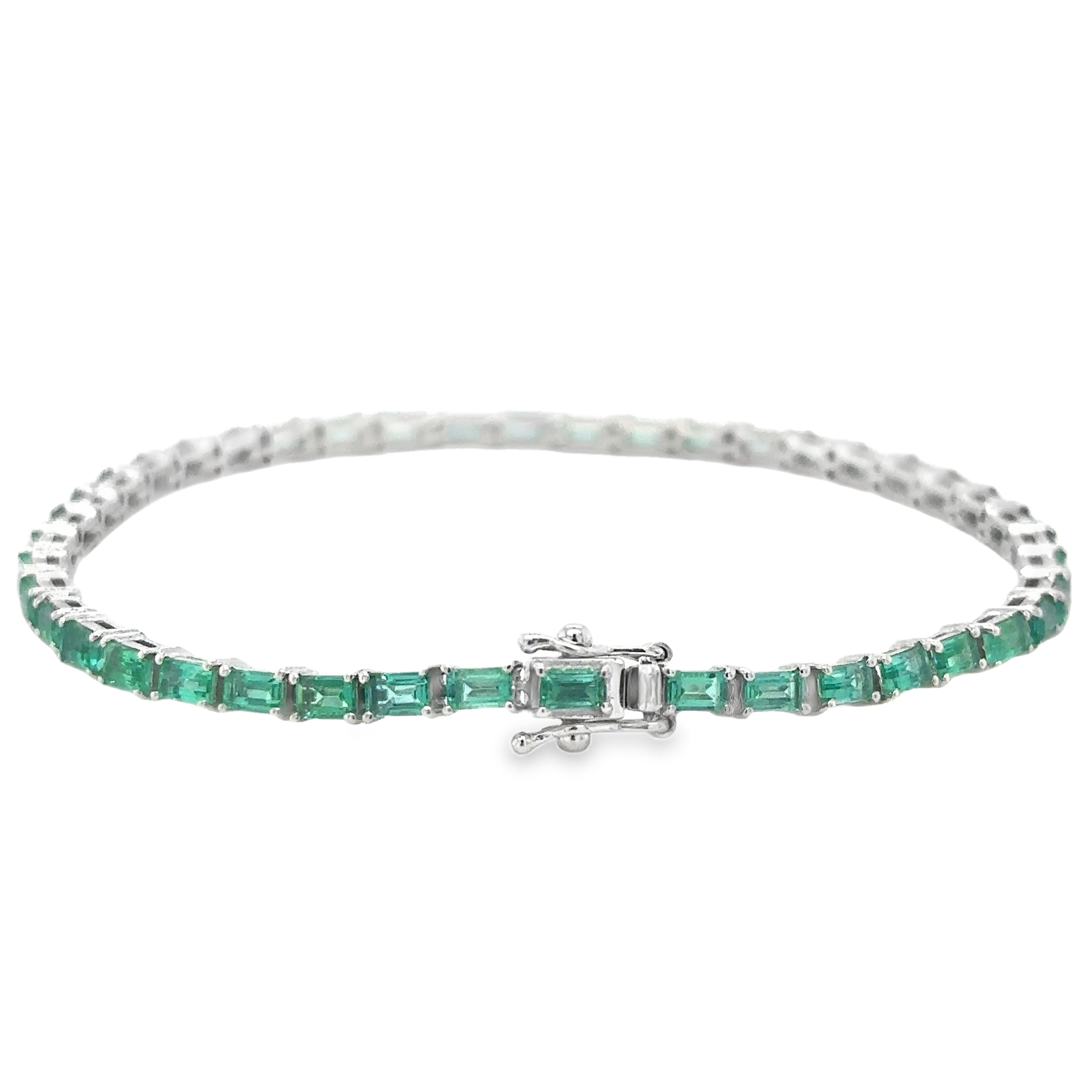 Pulsera De Oro Blanco De 14 Quilates Con Esmeralda Baguette 4.13 Ct.