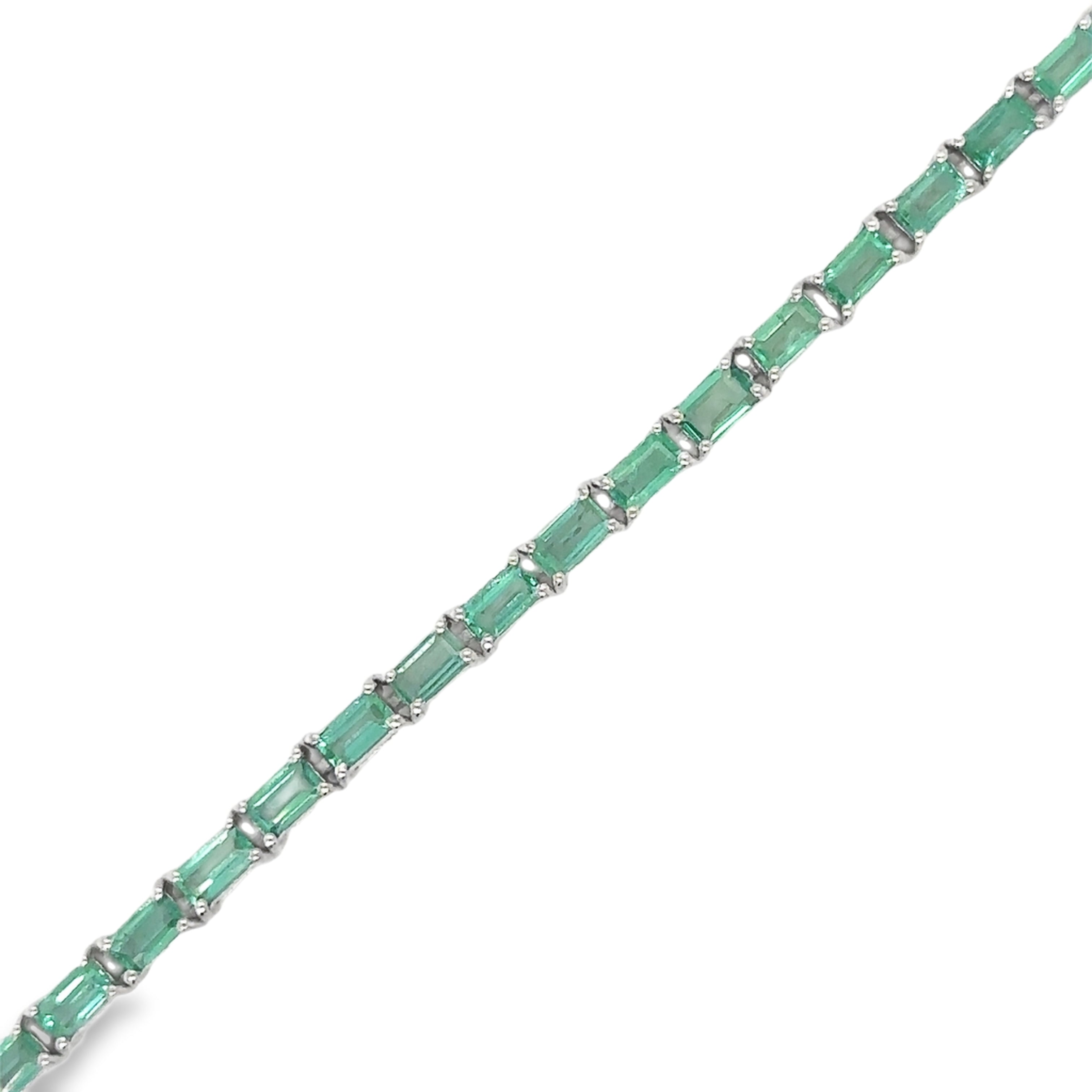Pulsera De Oro Blanco De 14 Quilates Con Esmeralda Baguette 4.13 Ct.