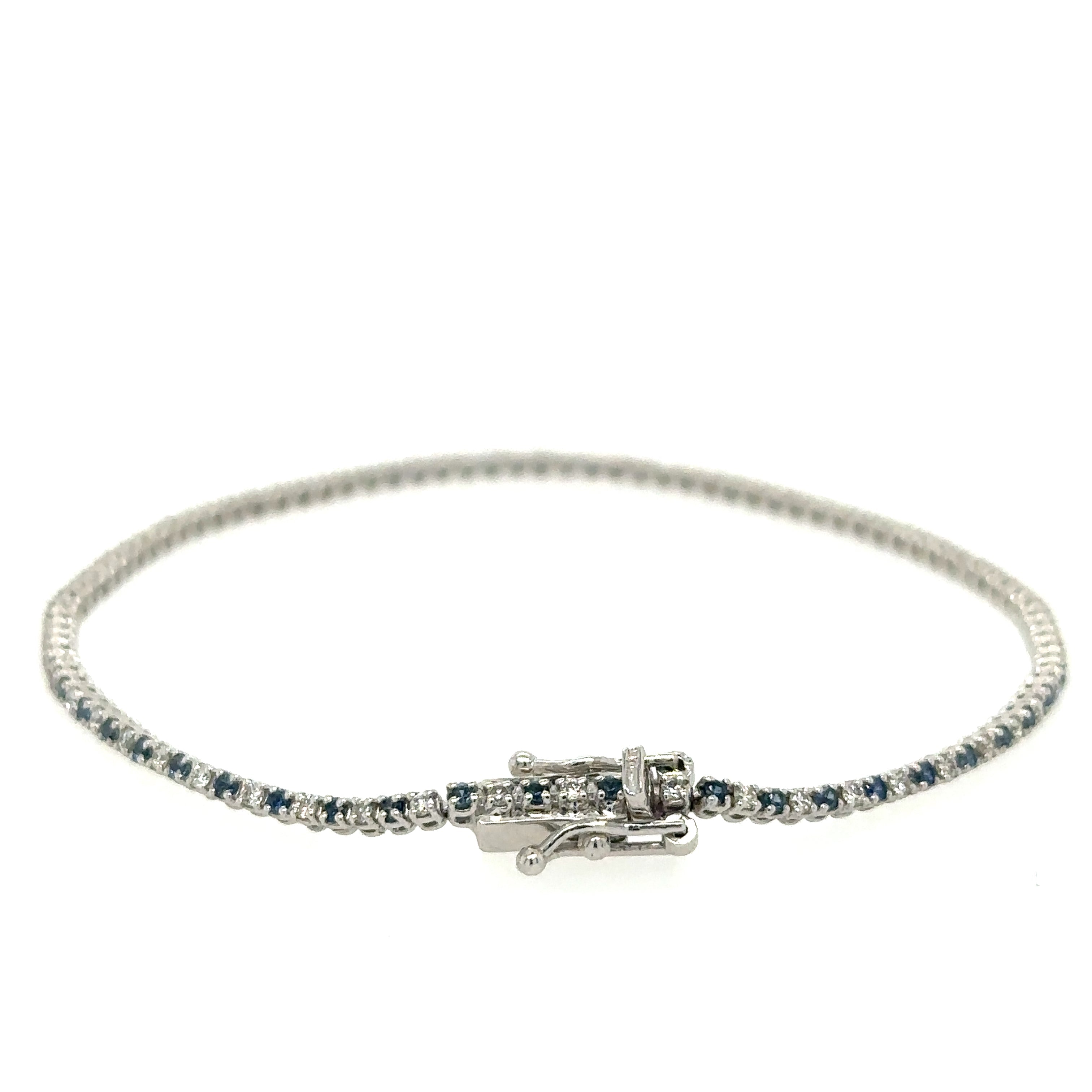 Pulsera De Tenis De Oro Blanco De 14 Quilates Con Diamantes Y Zafiros Azules 1.19 Ct.