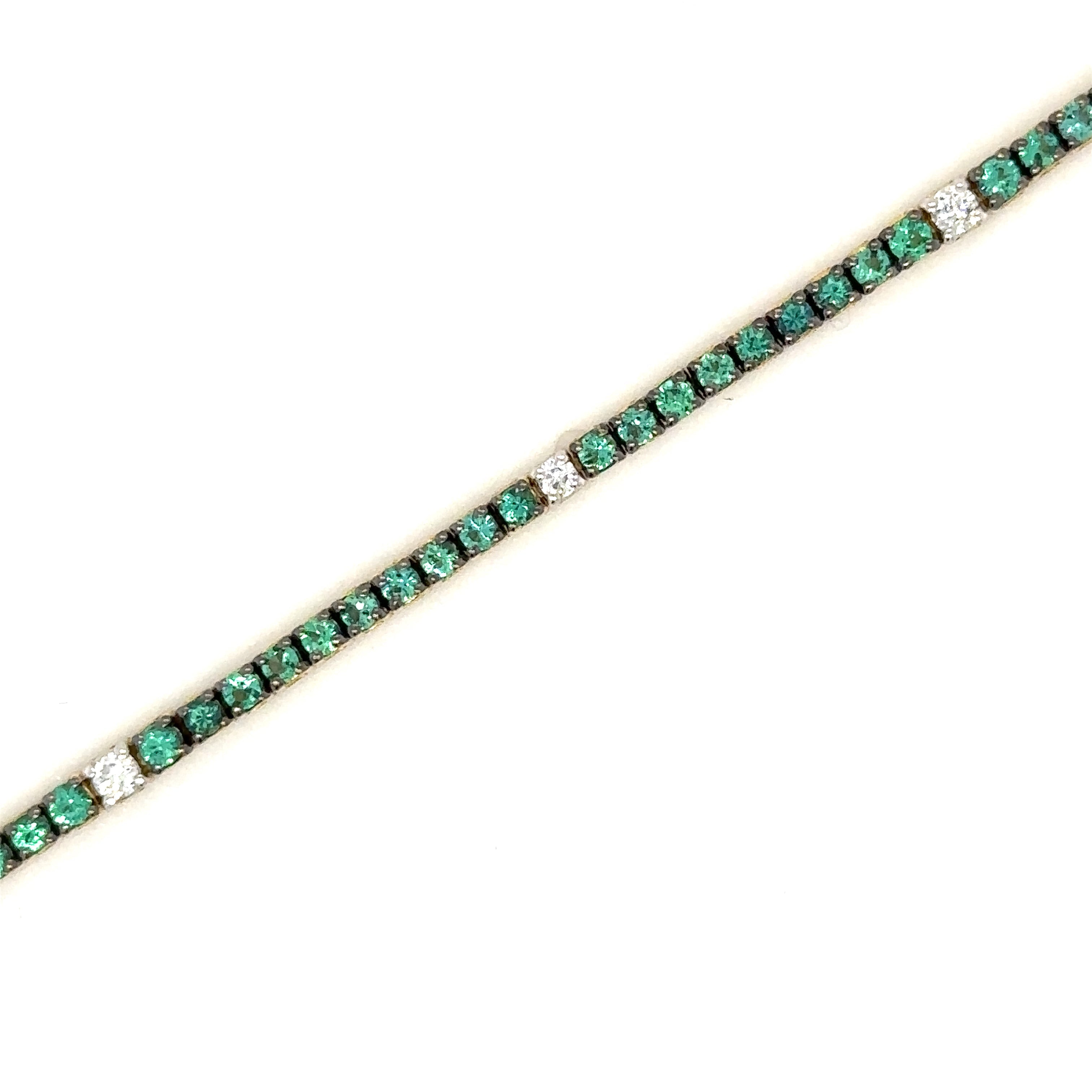 Pulsera De Tenis De Oro Amarillo De 18 Quilates Con Esmeraldas Y Diamantes 1.68 Ct.