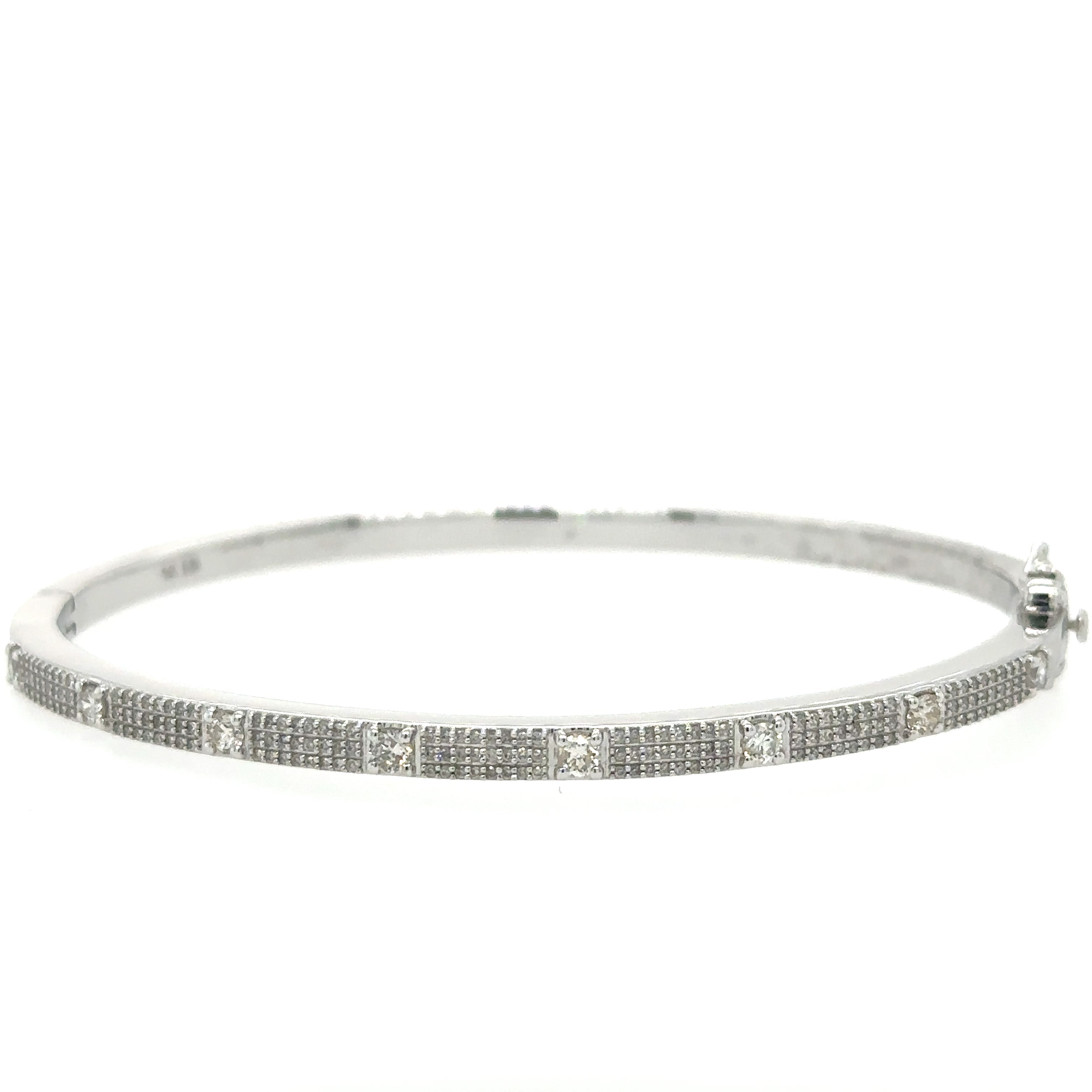 Brazalete De Diamantes De Oro Blanco De 14 Kt 0.69 Ct.