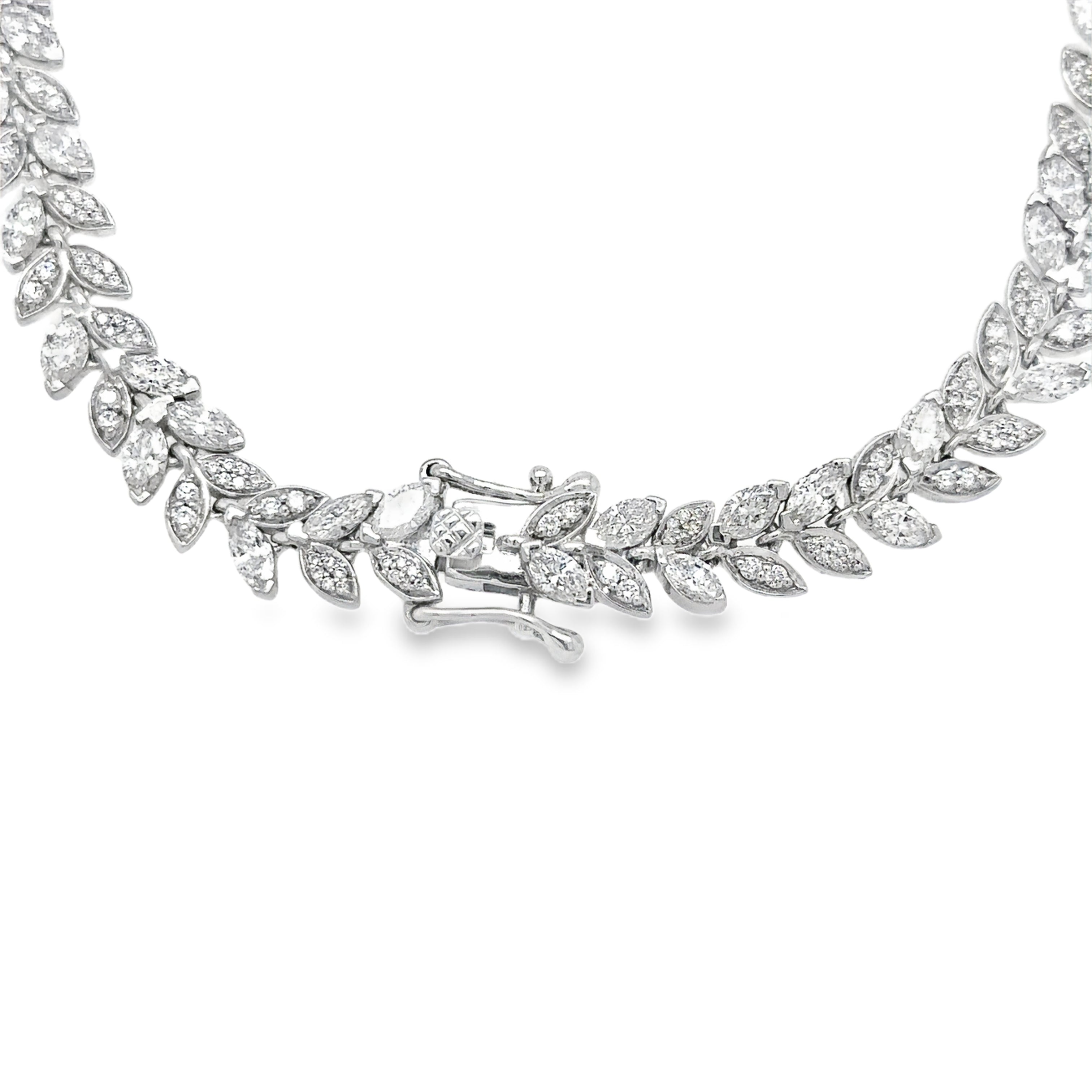 Collar De Diamantes En Forma De Marquesa De Oro Blanco De 14Kt 11.27 Ct.