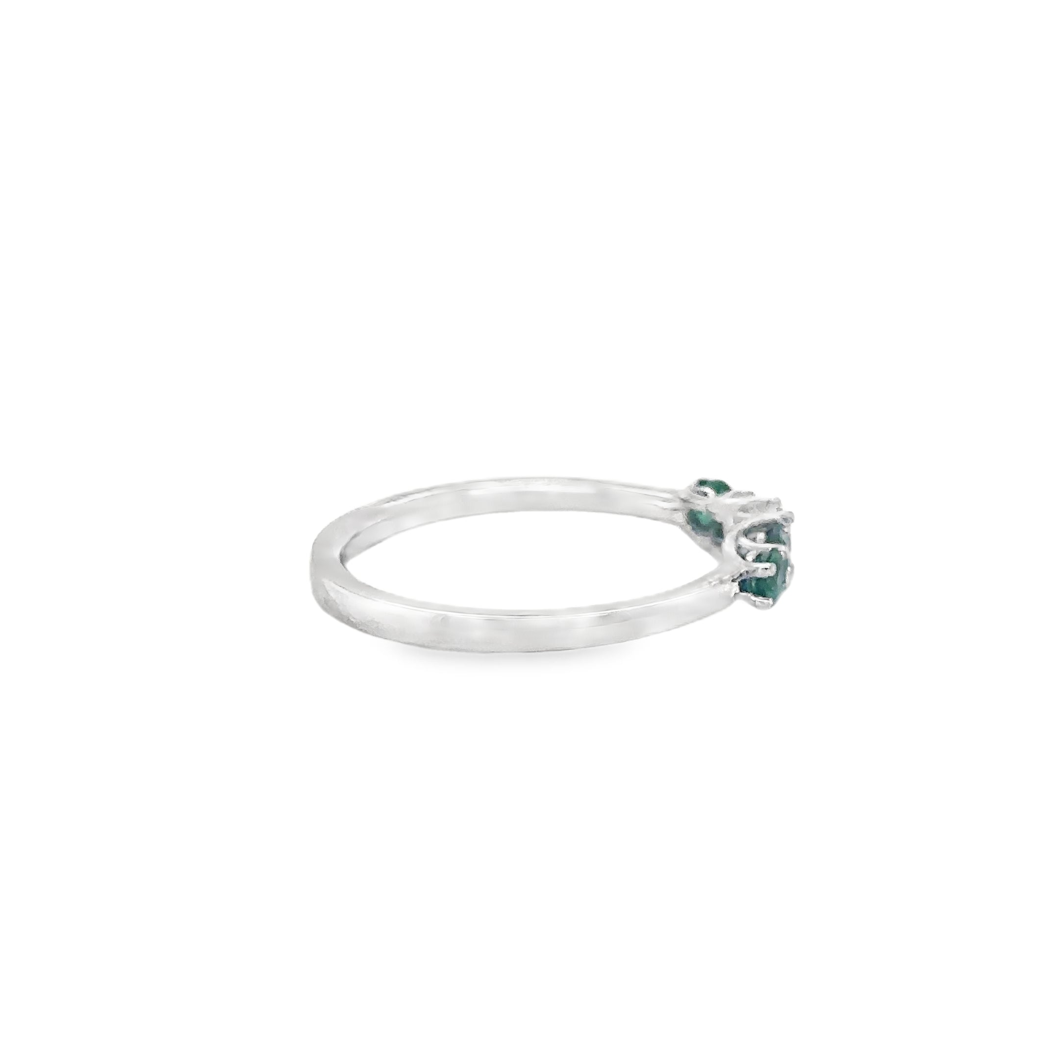 Anillo De Oro Blanco De 18 K Con Esmeraldas Y Diamantes