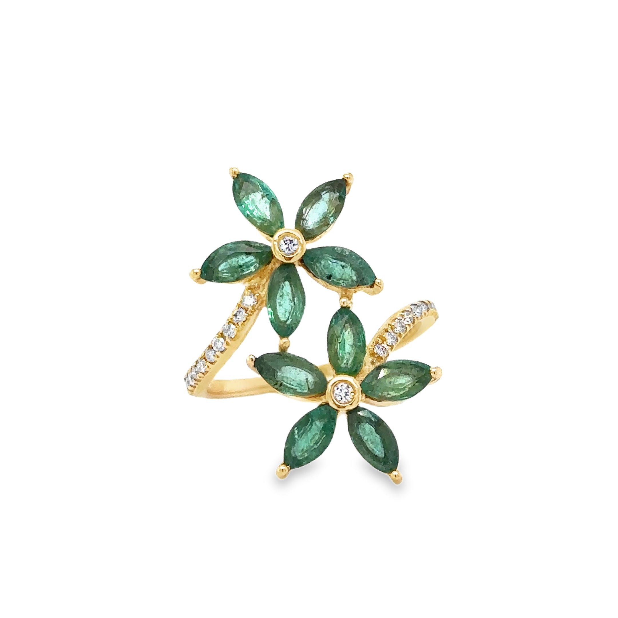 Anillo De Oro Amarillo De 14 Quilates Con Esmeraldas Y Diamantes 2.43 Ct.