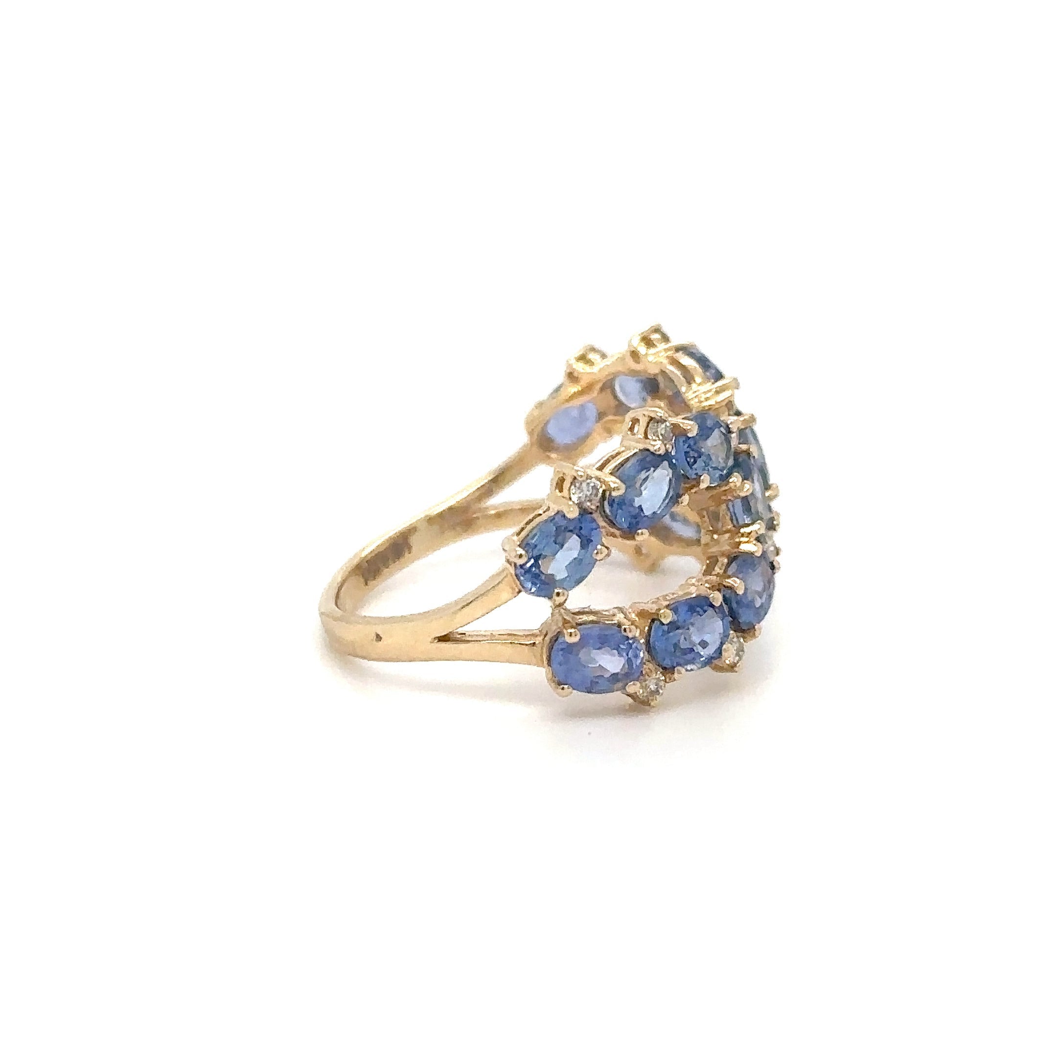 Anillo De Oro Amarillo De 14K Con Zafiro Y Diamantes 3.25 TCW.