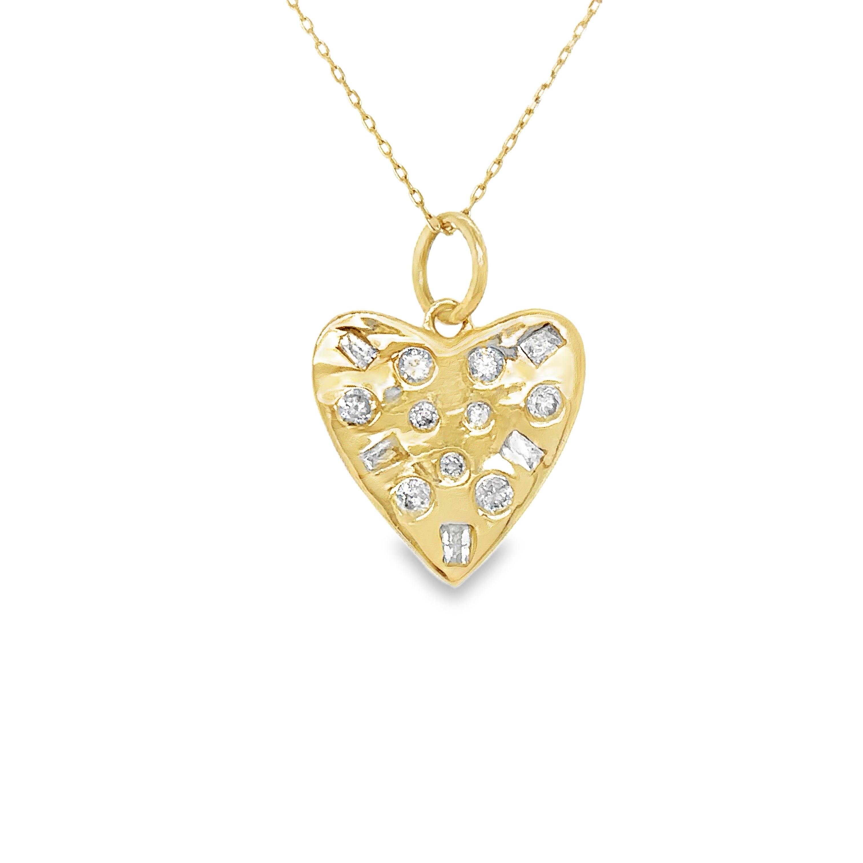 Colgante Corazón De Oro Amarillo De 14 Quilates Con Diamantes 0.38 Ct.