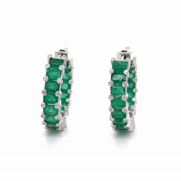 Pendiente Aro De Oro Blanco De 18 Quilates Con Esmeraldas Y Diamantes 5.33 Ct.