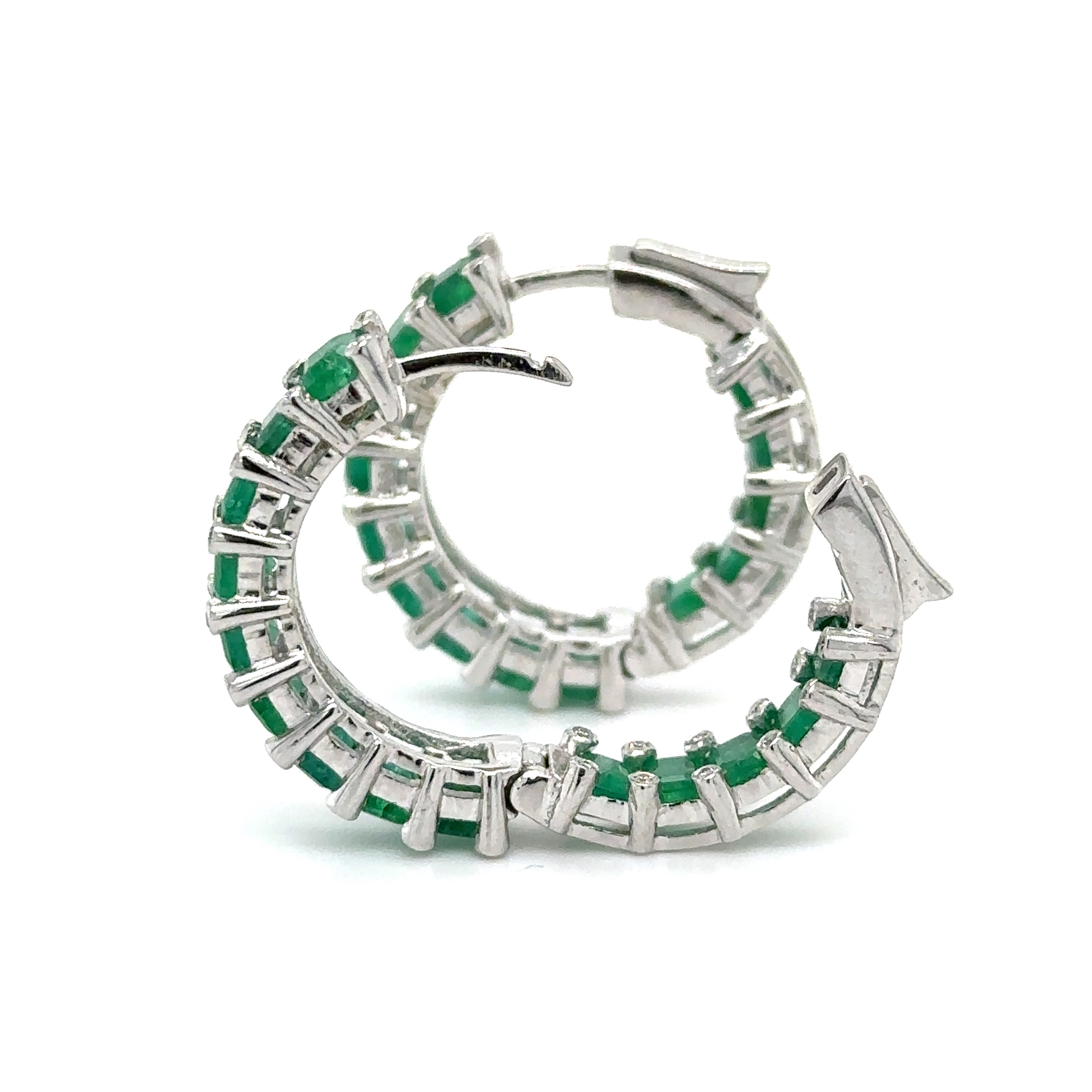 Pendiente Aro De Oro Blanco De 18 Quilates Con Esmeraldas Y Diamantes 5.33 Ct.
