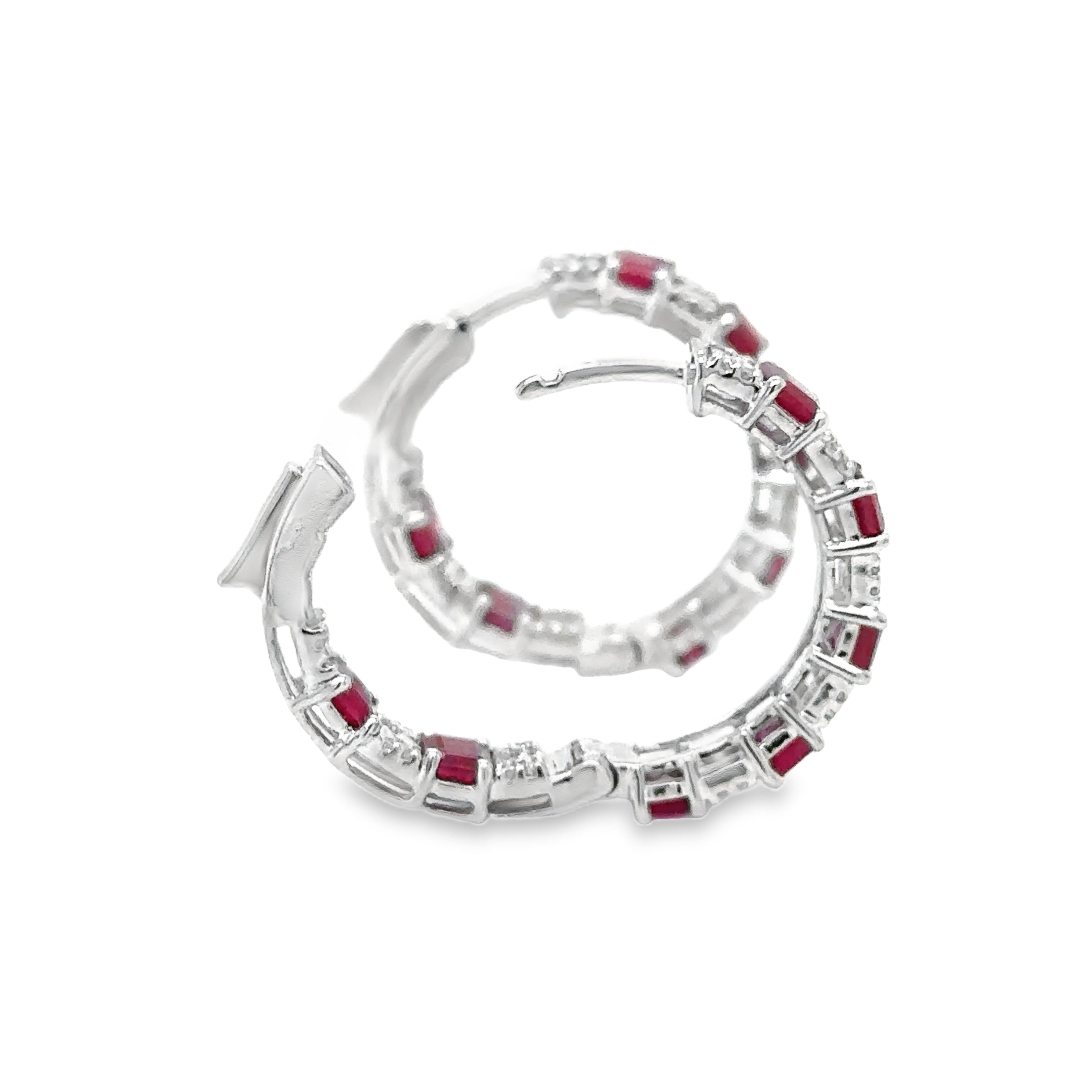 Pendiente Aro Rubí Y Diamantes Oro Blanco De 18 Kates 3.96 Ct.