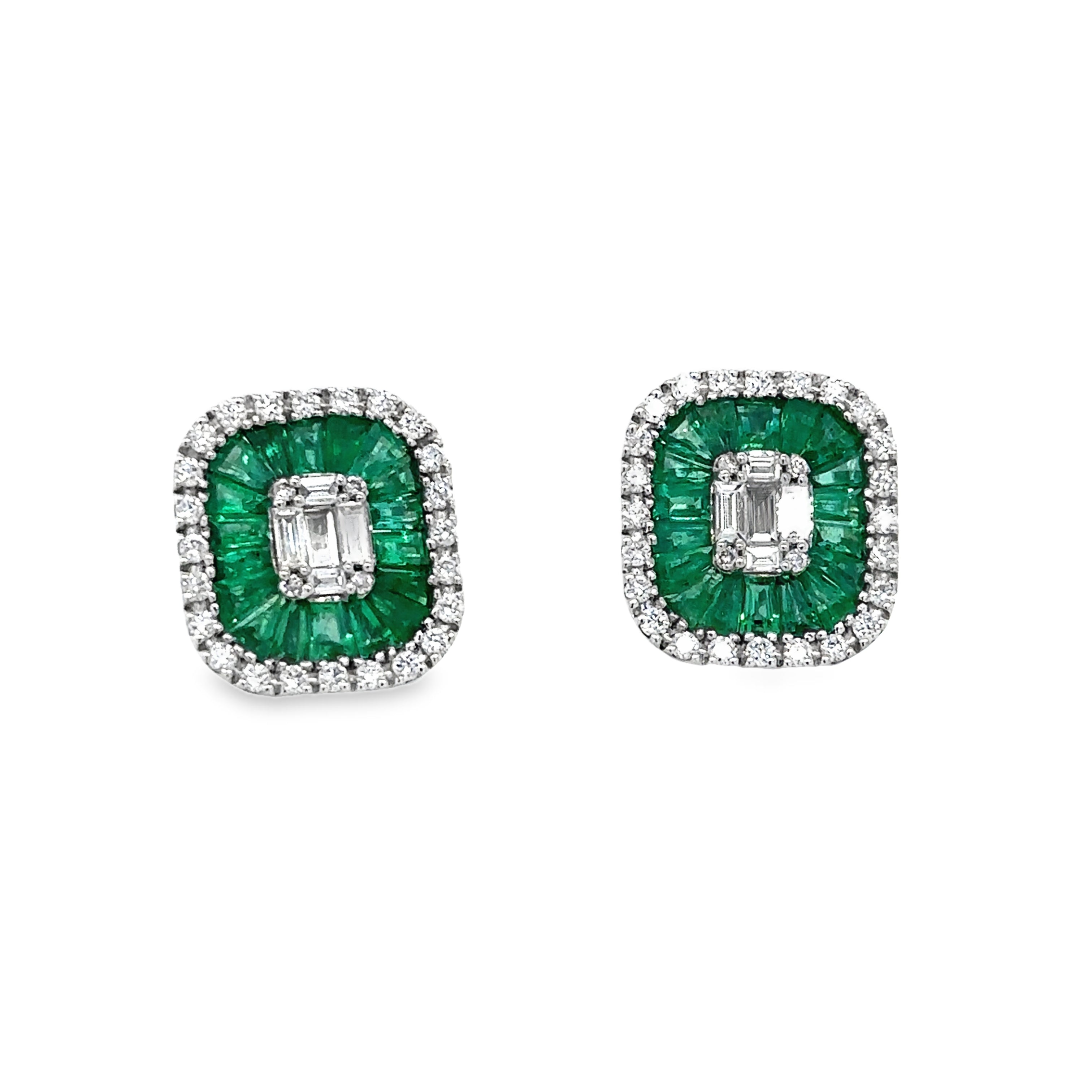 Pendiente De Oro Blanco De 14 Quilates Con Esmeraldas Y Diamantes 3.27 Ct.