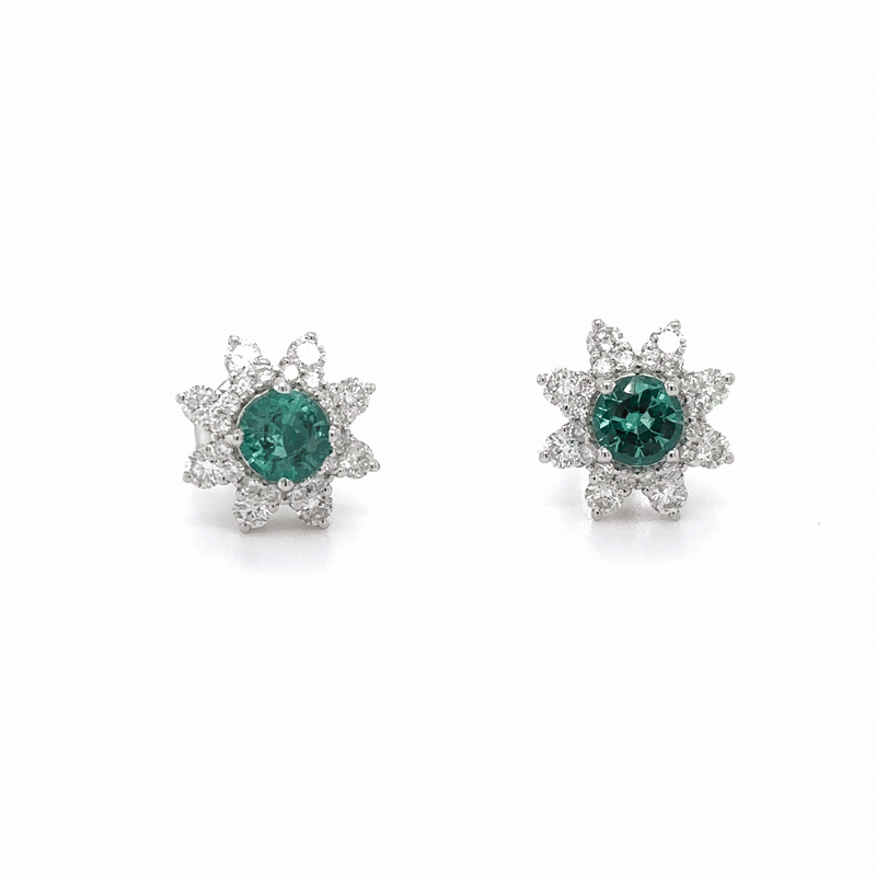 Pendiente De Oro Blanco De 18 Quilates Con Esmeraldas Y Diamantes 1.46 Ct.