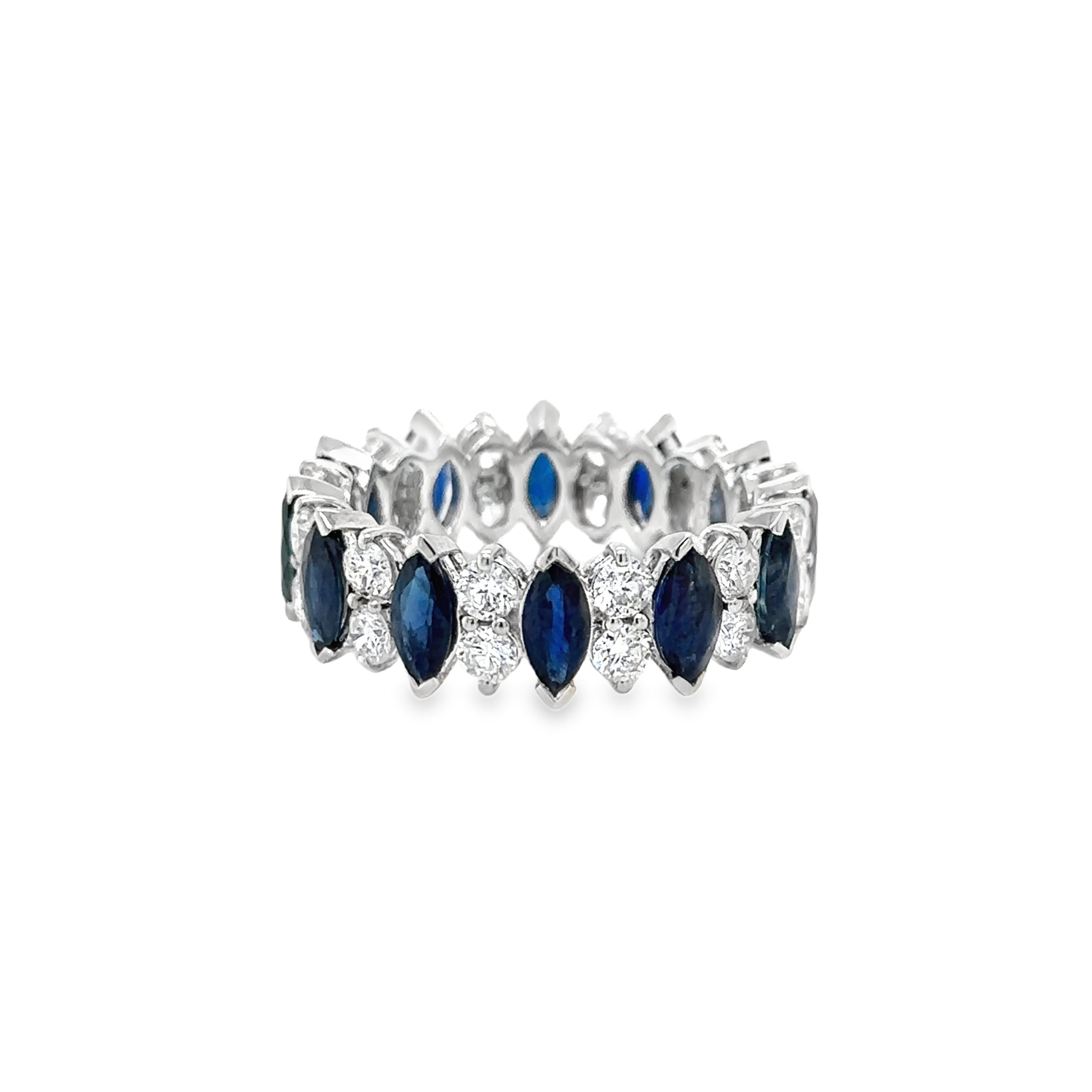 Anillo De Oro Blanco De 18 Quilates Con Diamantes Y Zafiros 5.46 Ct.