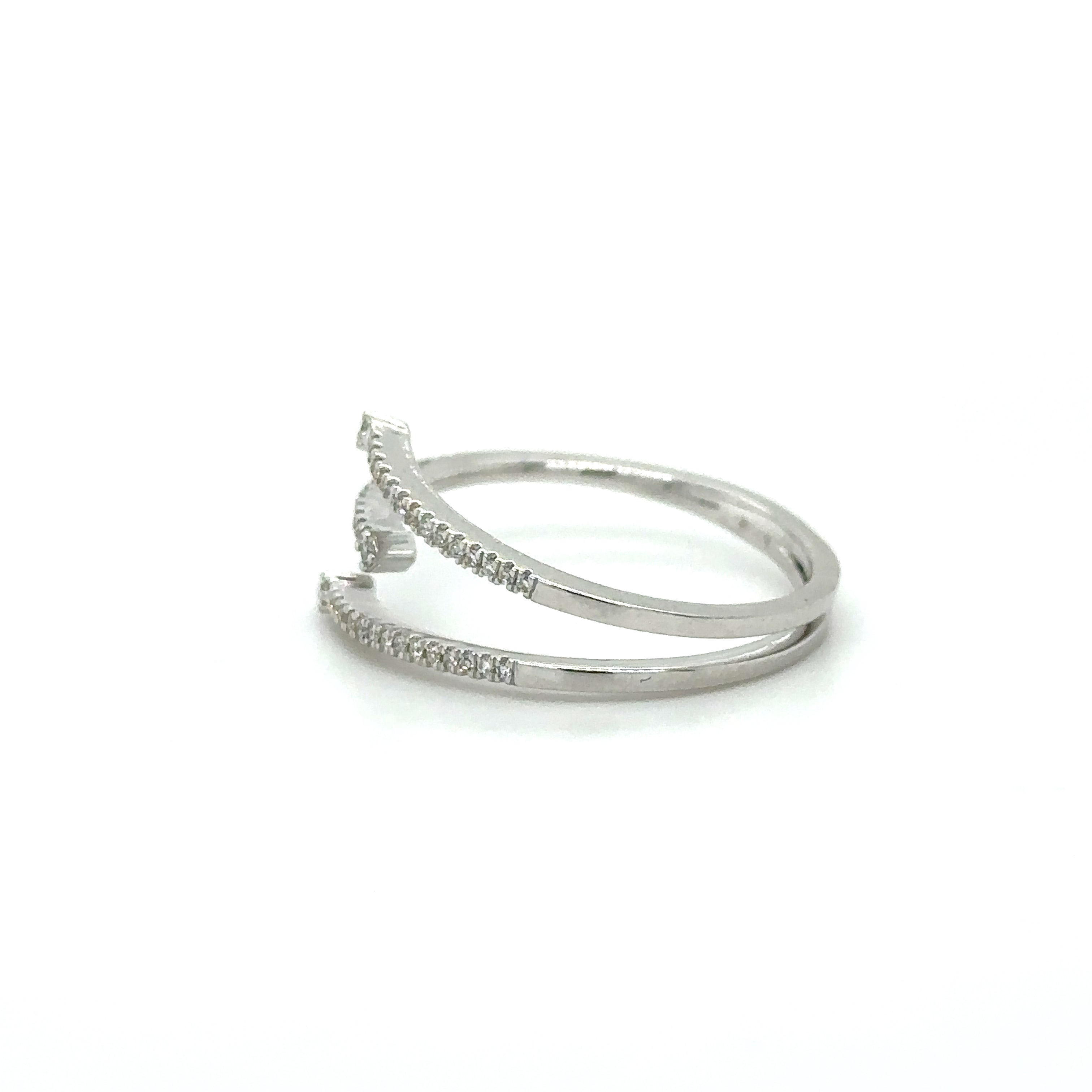 Anillo De Oro Blanco Con Diamantes 0.15 Ct.