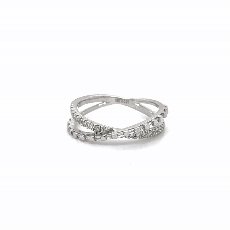 Anillo De Diamantes Baguette De Oro Blanco De 14K 0.24 Ct.