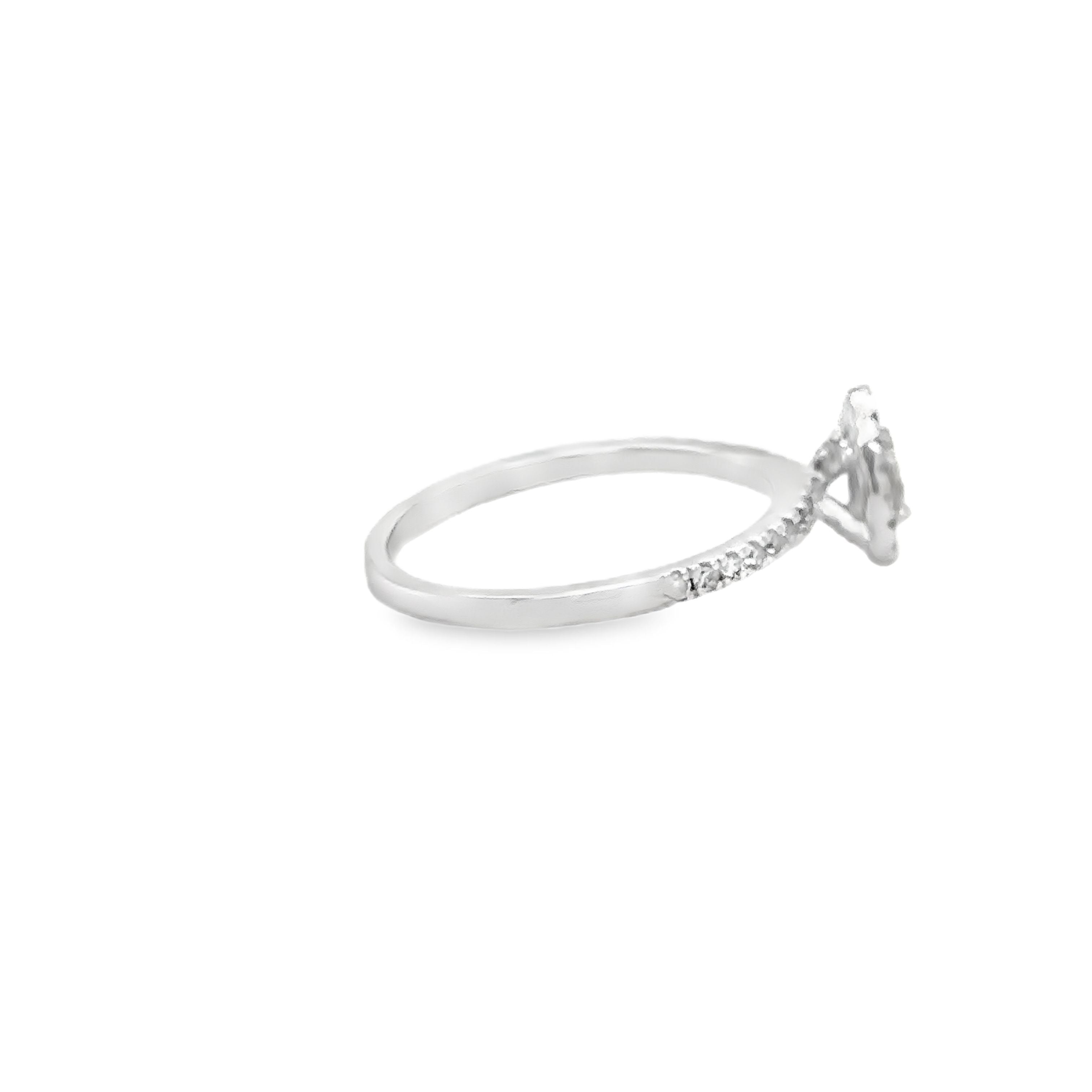 Anillo De Diamantes En Forma De Pera De Oro Blanco De 14 Kt 0.39 Ct.