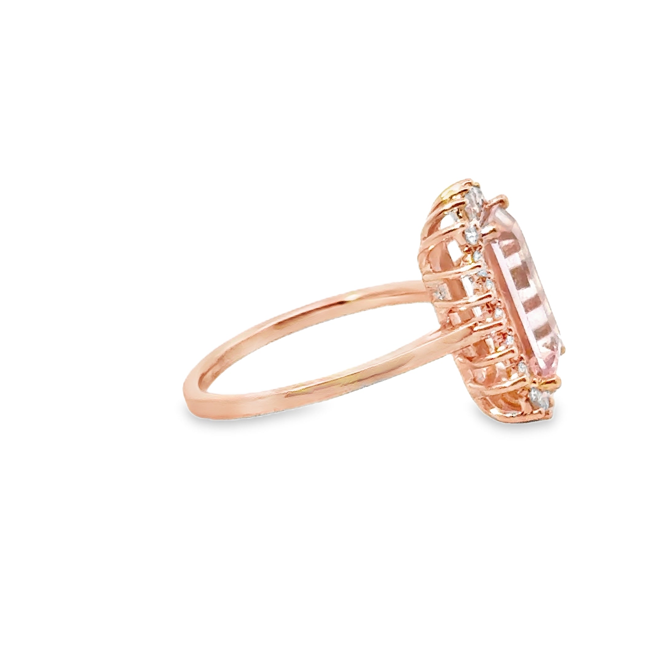 Anillo De Oro Rosa De 14 K Con Morganita Y Diamantes 3.3 Ct.