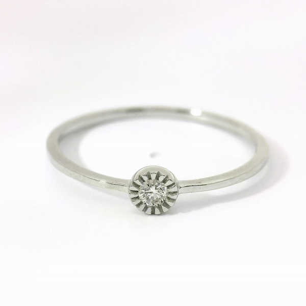 Anillo De Oro Blanco De 14K Y Diamantes 0.05 Ct.