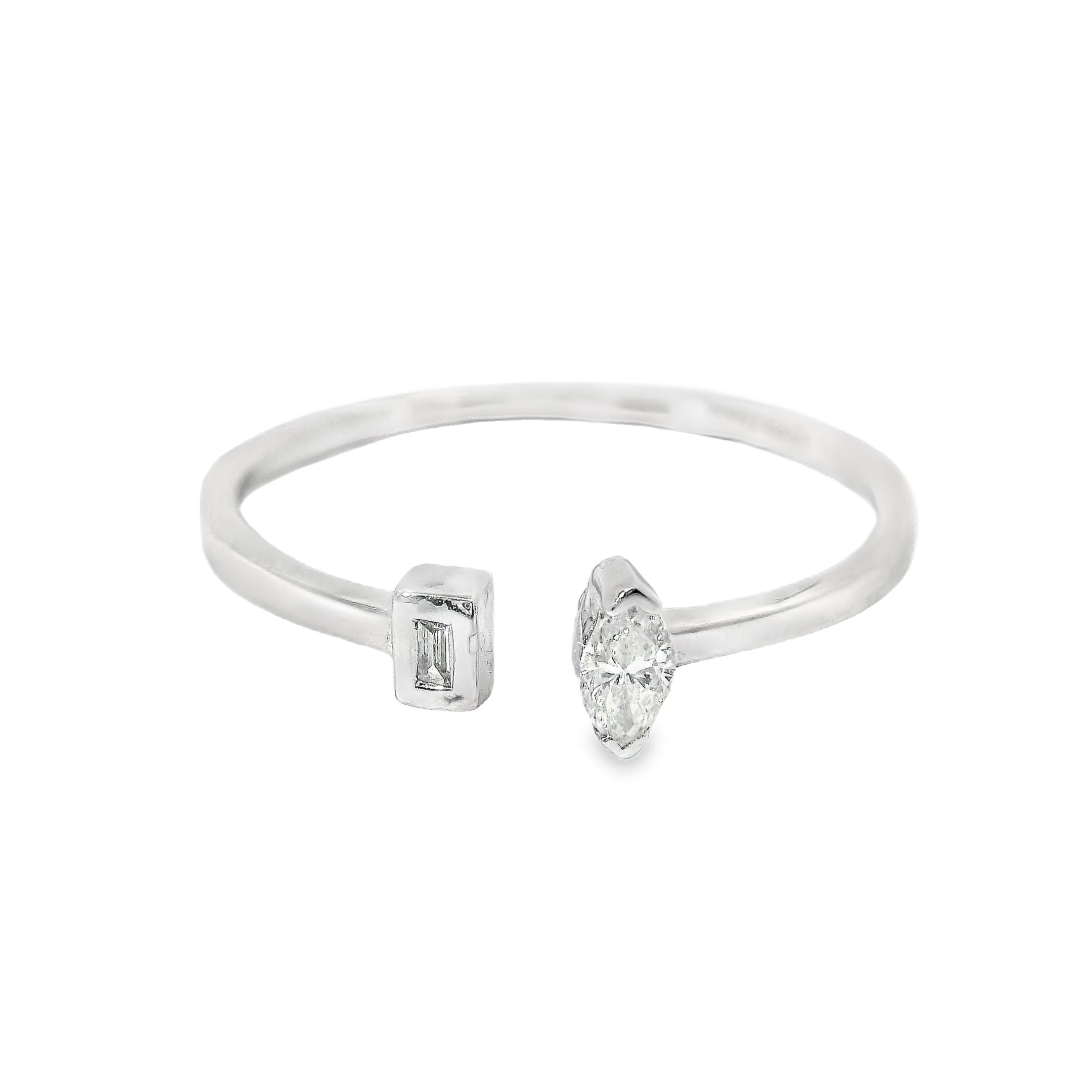 Anillo De Oro Blanco De 14K Y Diamantes 0.09 Ct.