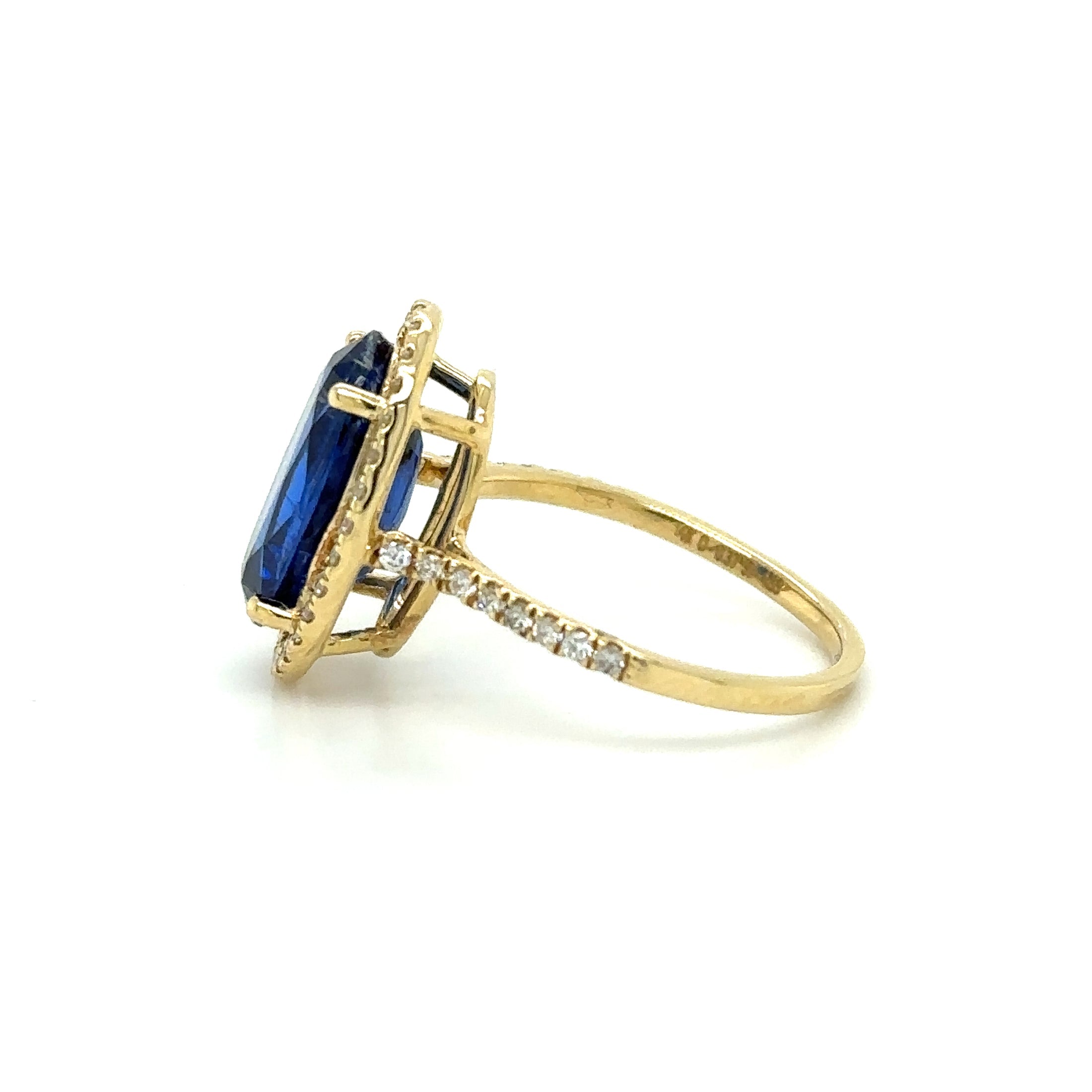 Anillo De Zafiro En Oro Amarillo De 14 K Con Diamantes 2.89 TCW.