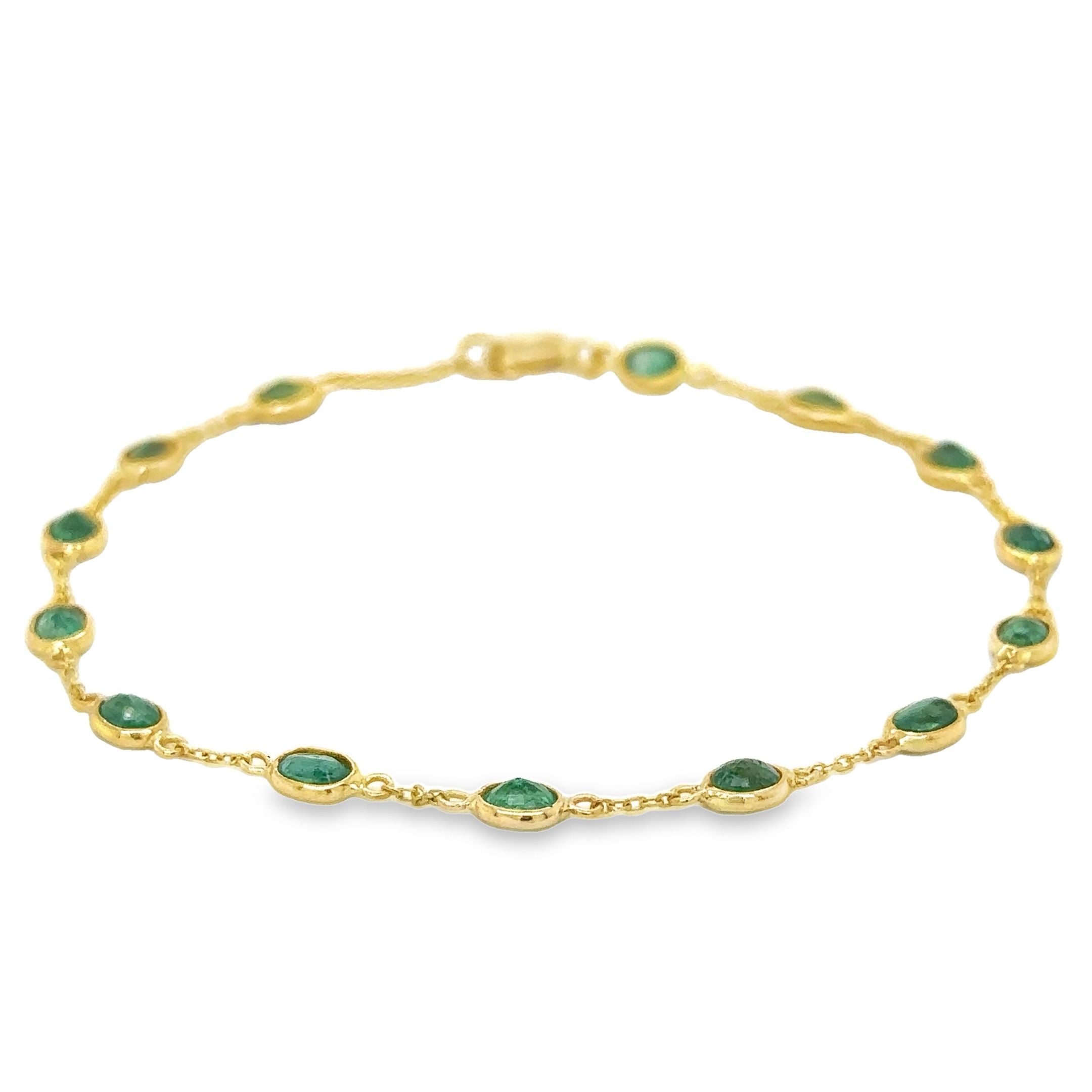 Pulsera De Estación De Esmeralda De Oro Amarillo De 18 Kt 2.5 Ct.