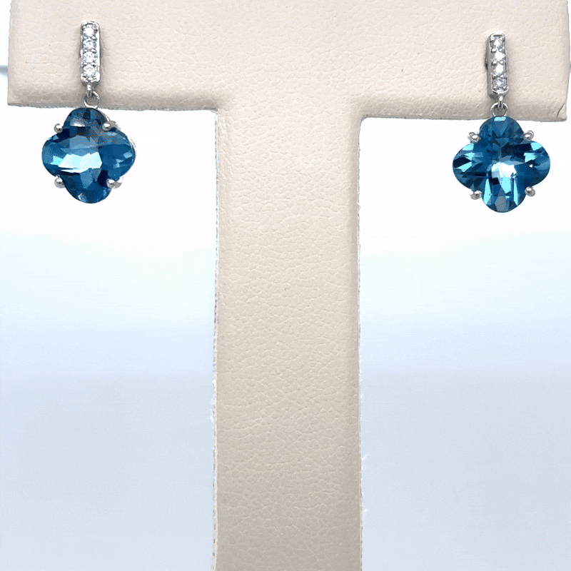 18Kt White Gold Earring With Blue Topaz And Diamonds, 5.48 CT