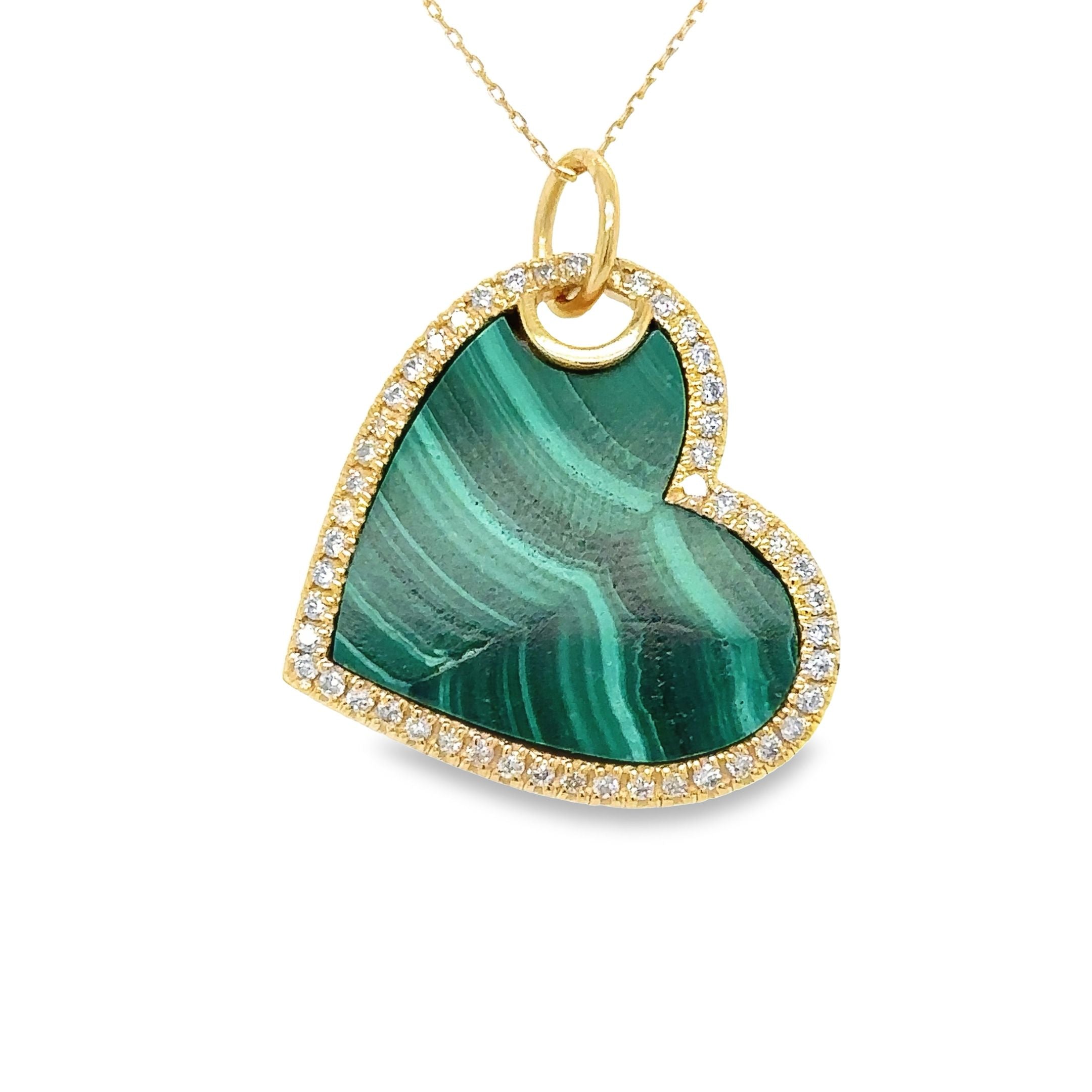 Colgante Corazón De Malaquita En Oro Amarillo De 14 Quilates Con Diamantes 10.03 Ct.