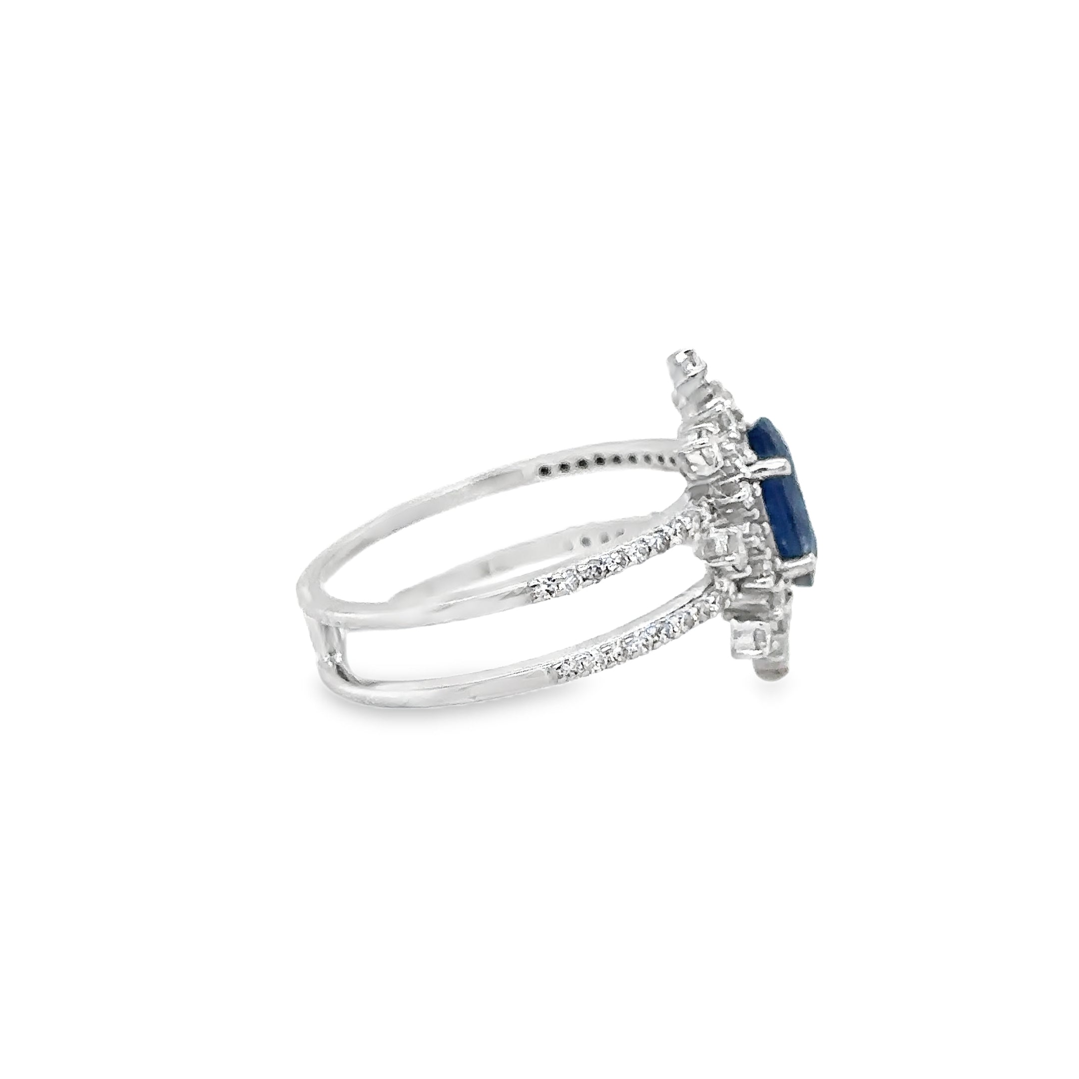 Anillo De Oro Blanco De 18 Quilates Con Diamantes Y Zafiros 2.04 Ct.
