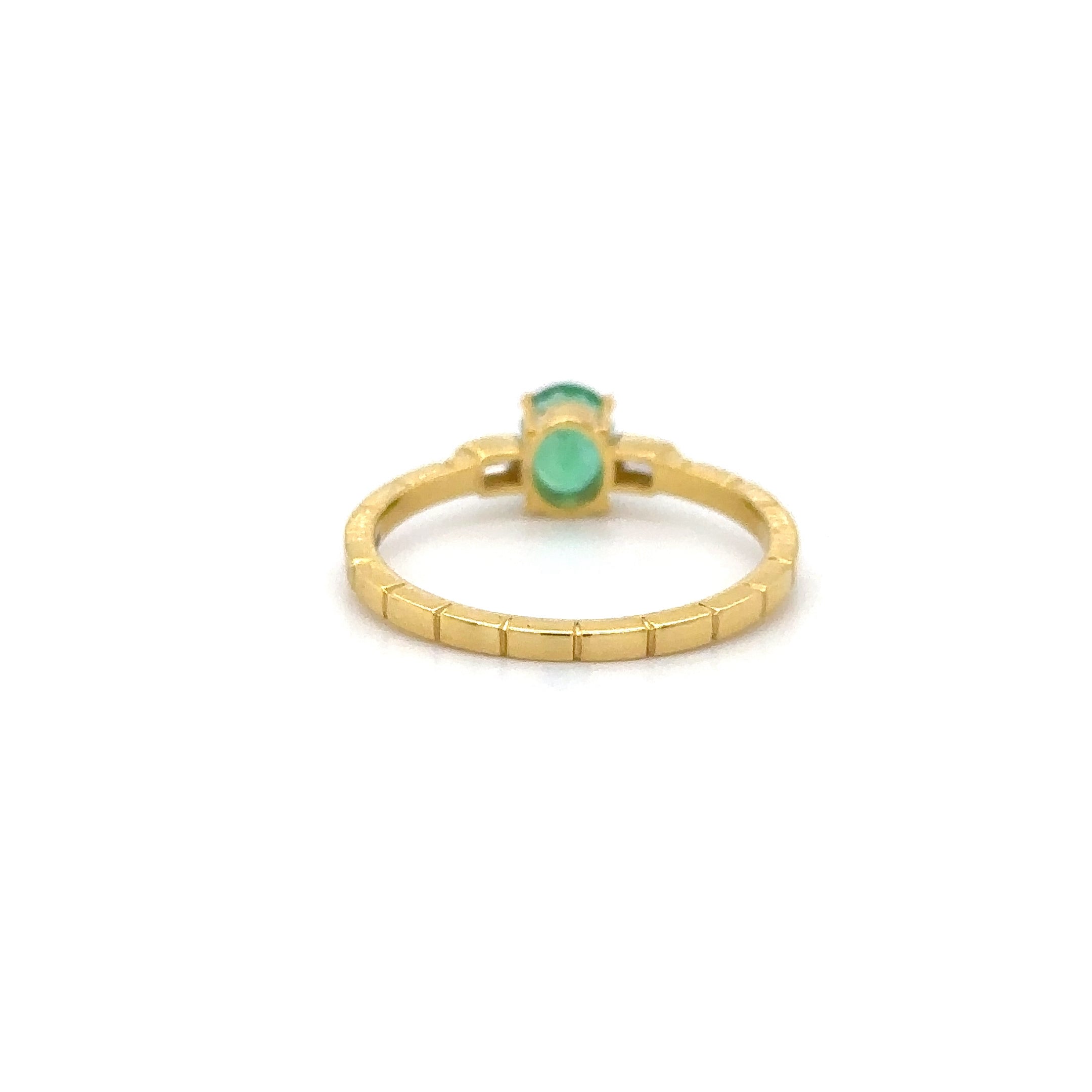 Anillo De Oro Amarillo De 14K Con Esmeraldas Y Diamantes 0.63 Ct.