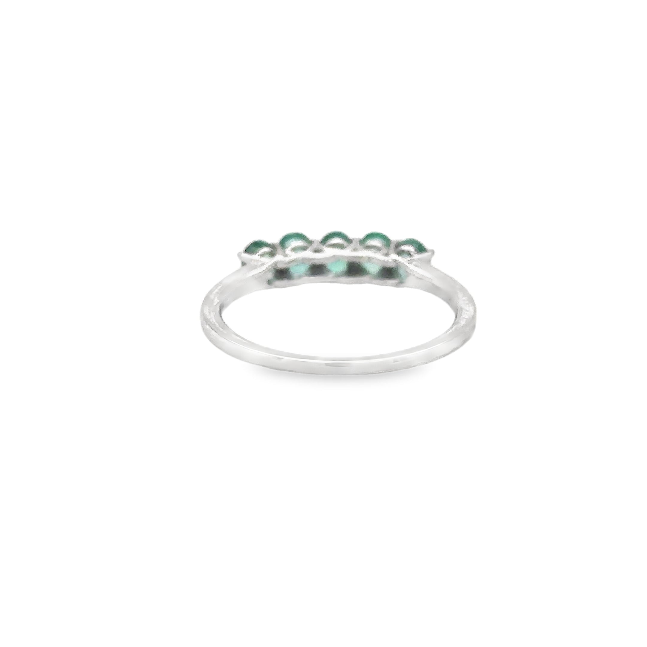Anillo De Oro Blanco De 18 Quilates Con Esmeralda 0.72 Ct.