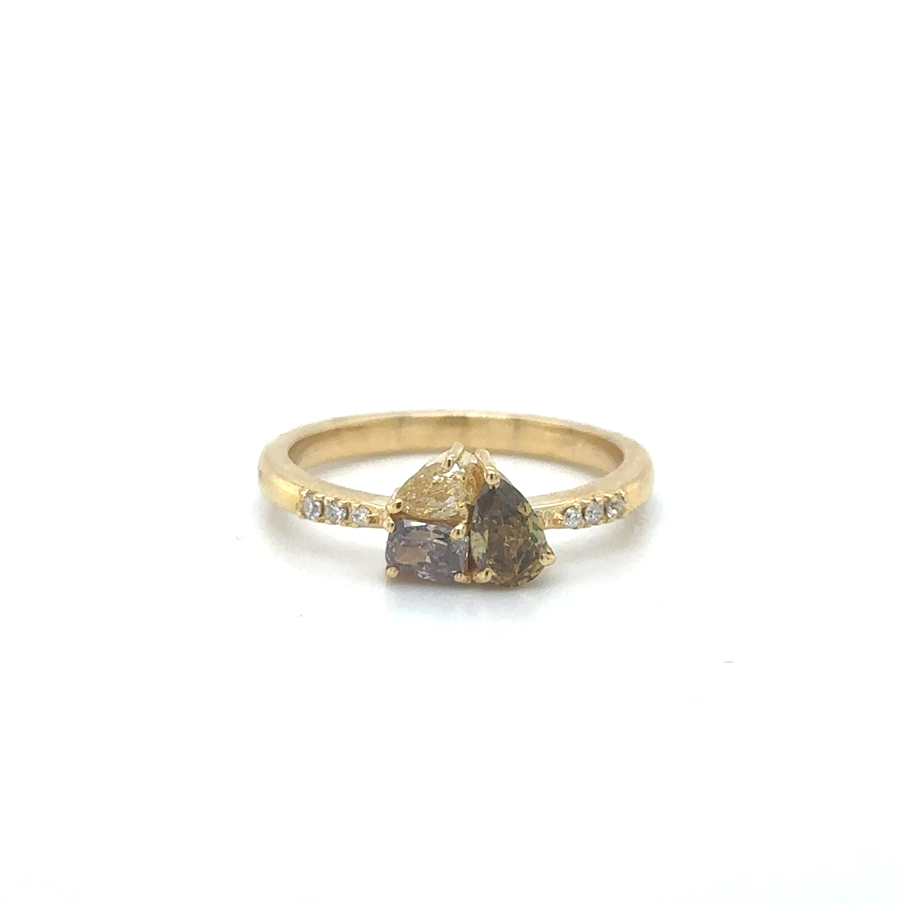 Anillo De Diamantes De Fantasía De Oro Amarillo De 14Kt 0.84 Ct.