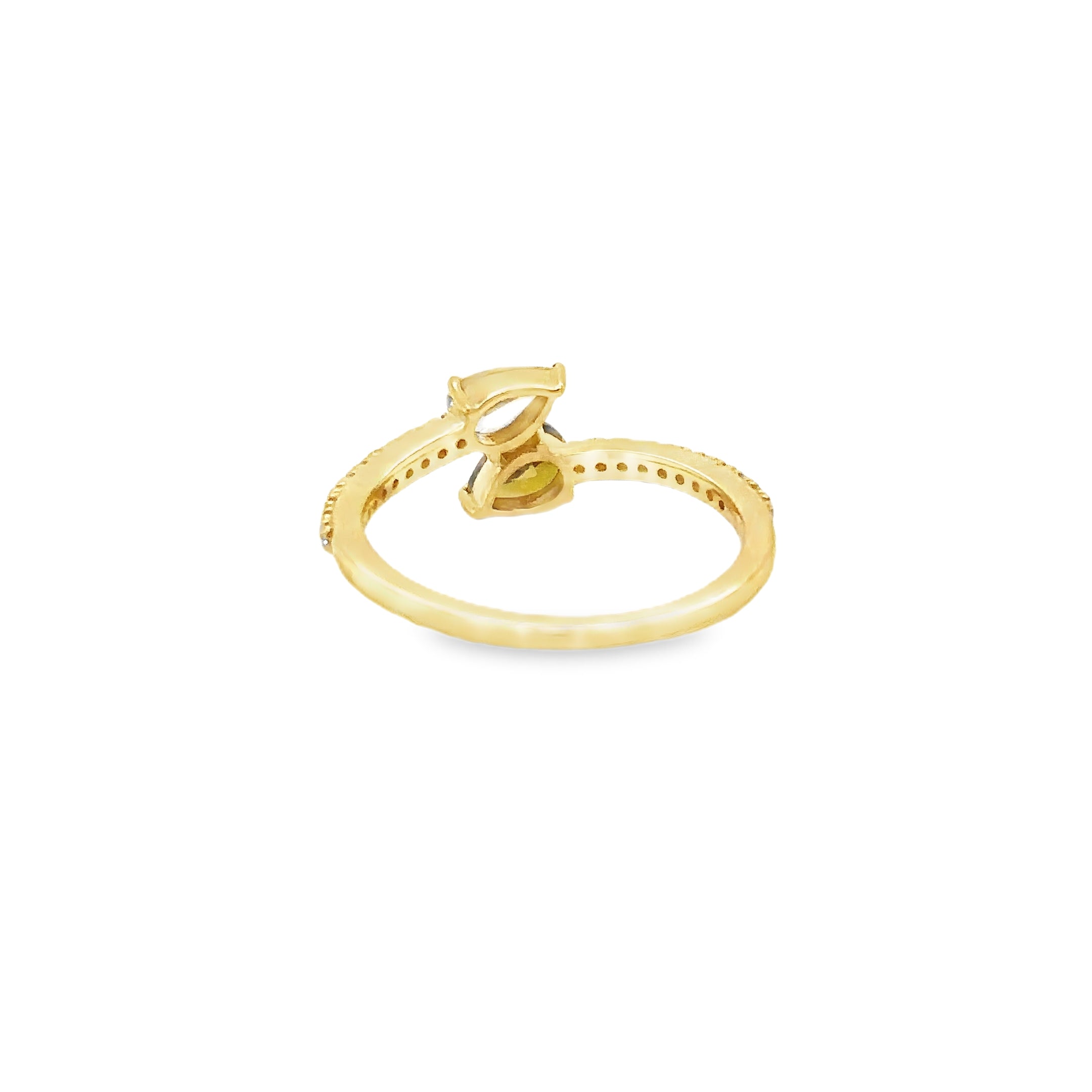 Anillo De Oro Amarillo De 18 K Con Diamantes  0.82 TCW.