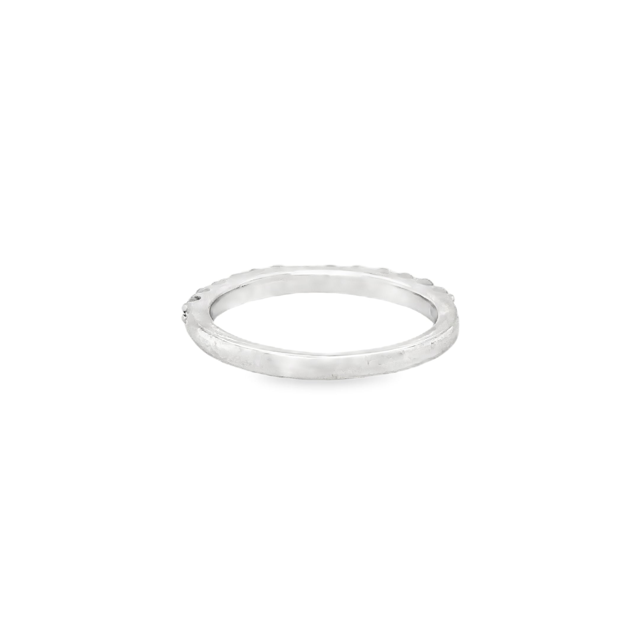 Anillo De Oro Blanco De 14 Quilates Con Diamantes Media Banda 0.38 Ct.