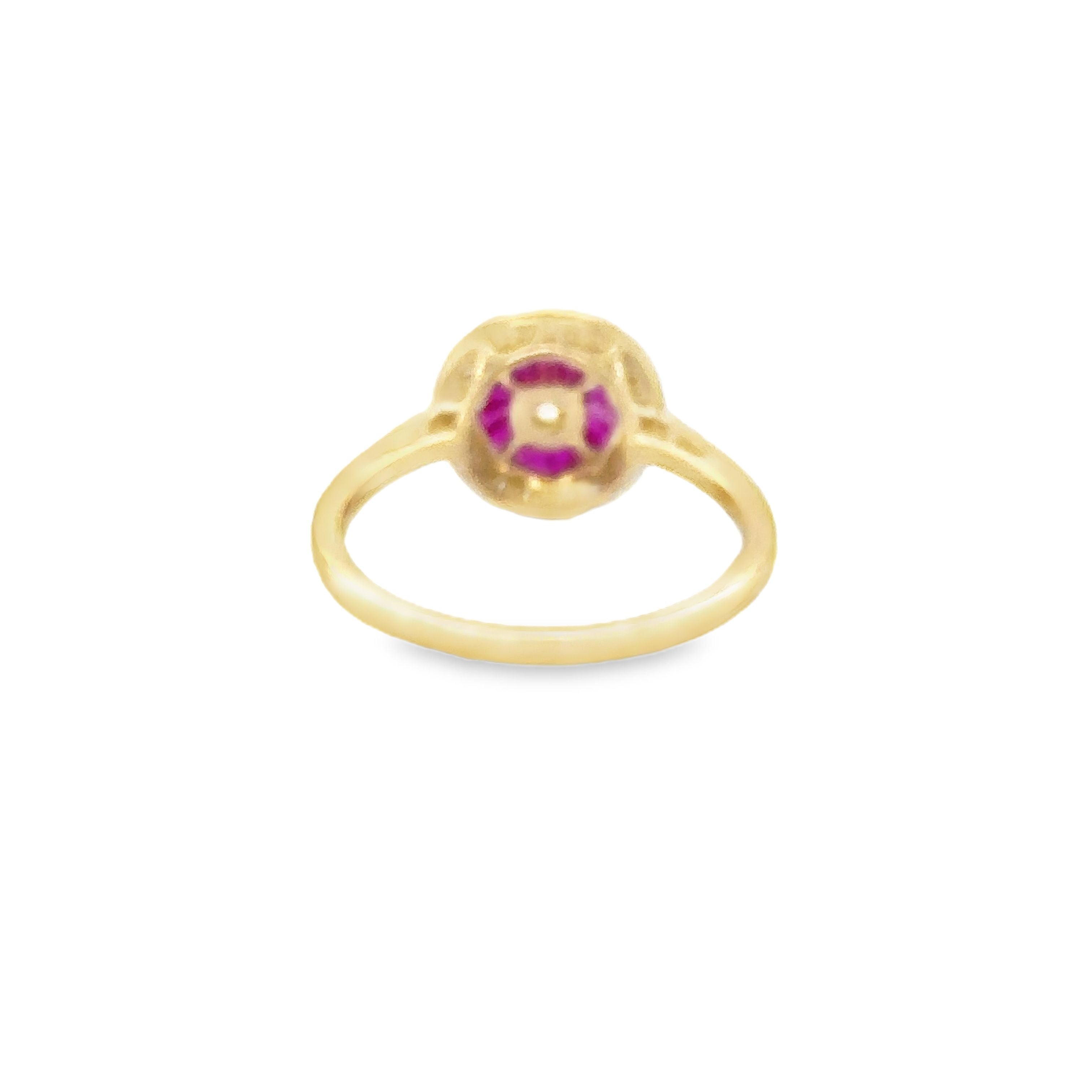 Anillo De Oro Amarillo De 14 Quilates Rubí Y Diamantes 0.67 Ct.