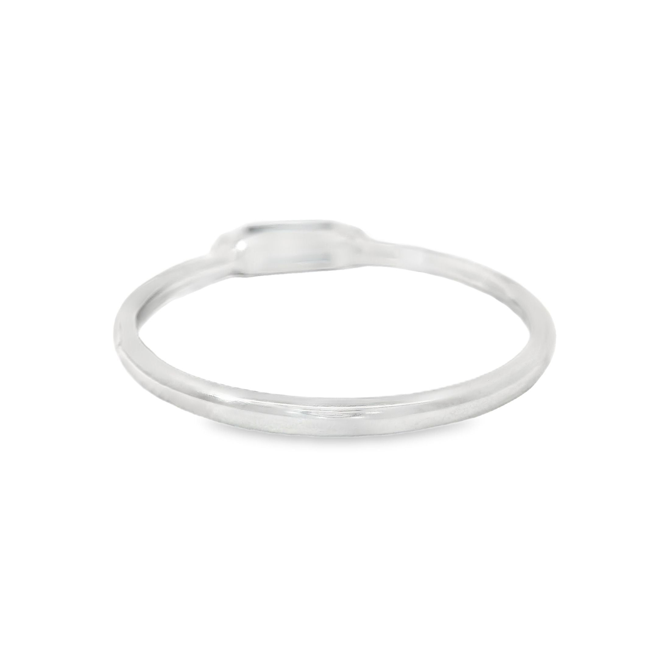 Anillo De Oro Blanco De 18 Quilates, Zafiro Azul Y Diamantes 0.26 Ct.