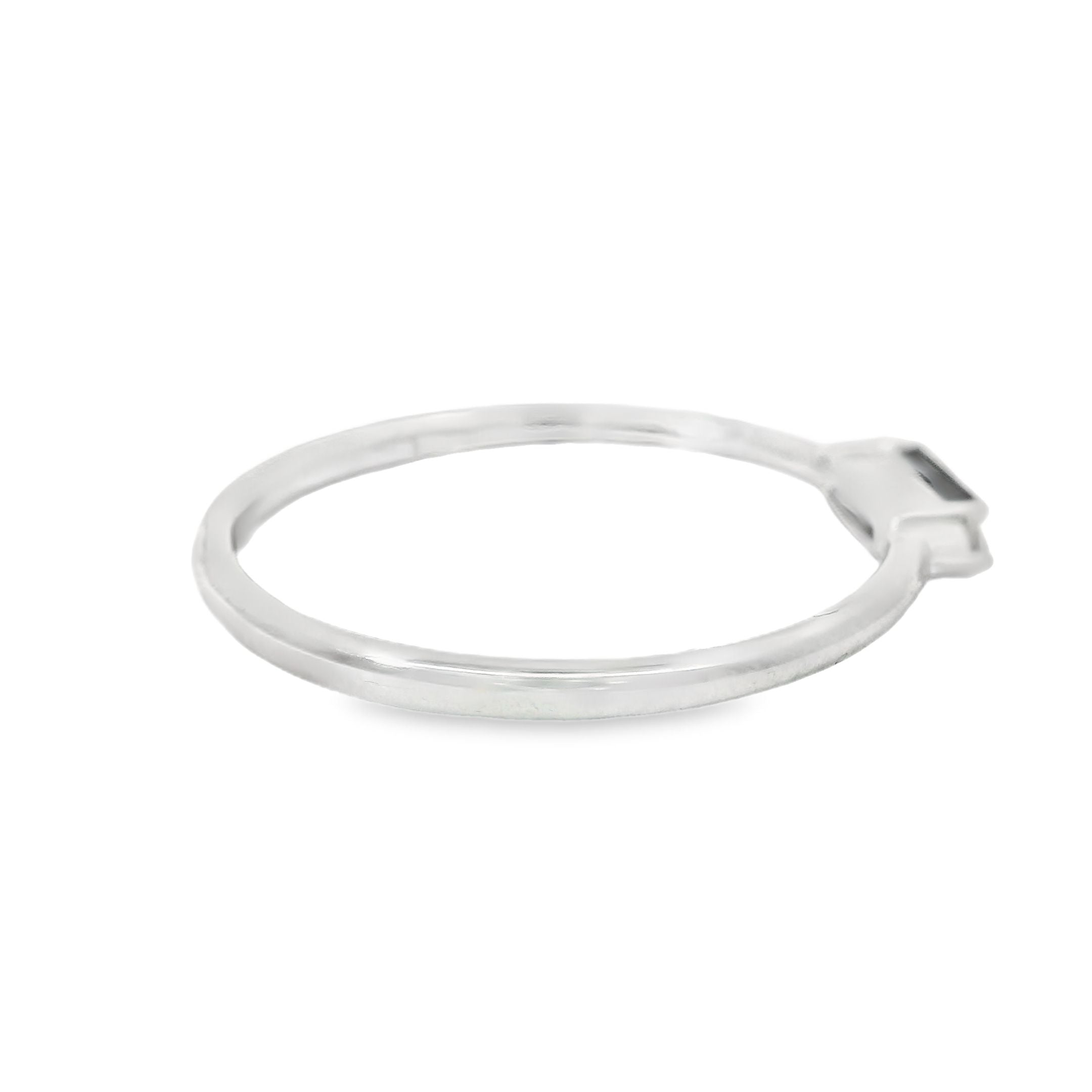 Anillo De Oro Blanco De 18 Quilates, Zafiro Azul Y Diamantes 0.26 Ct.