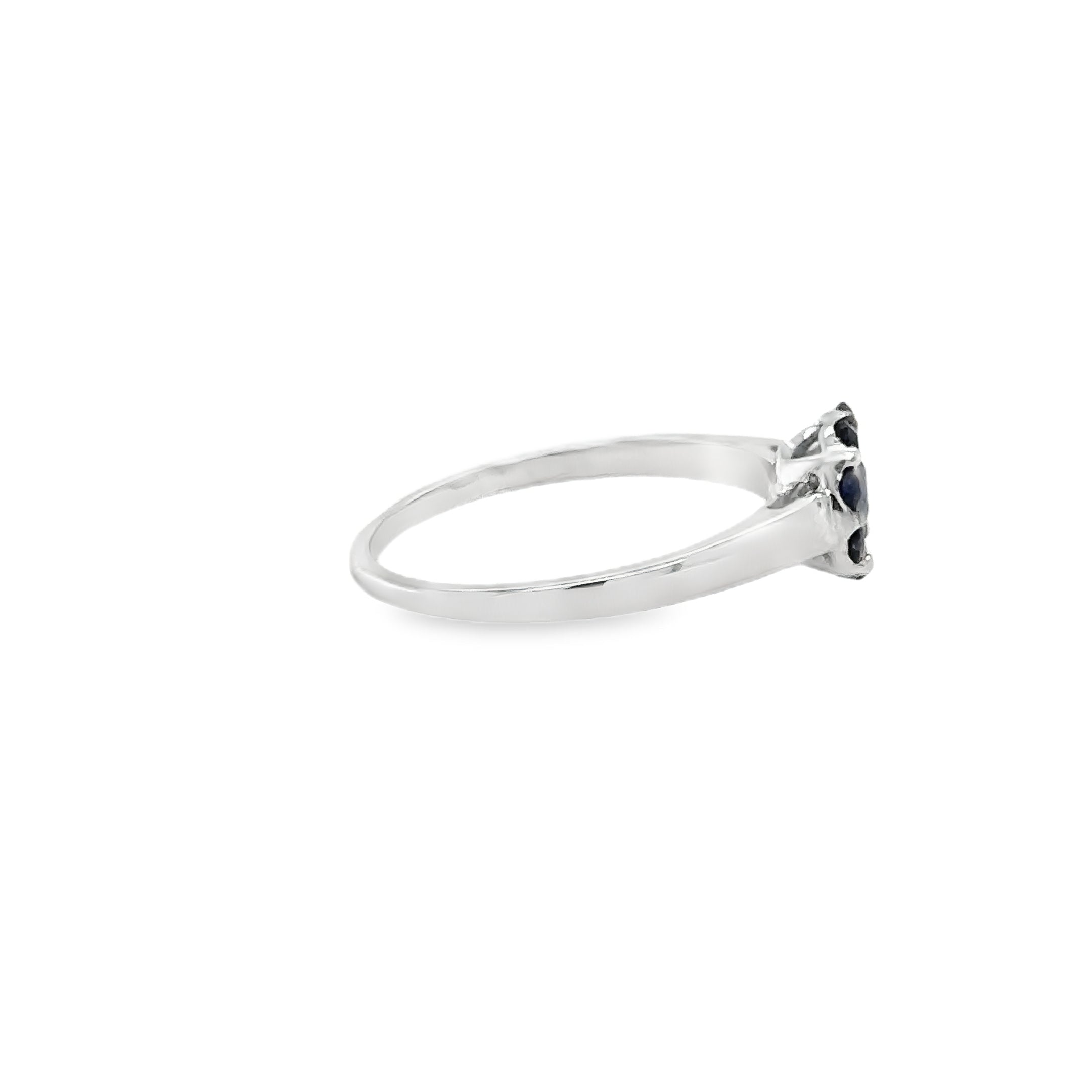 Anillo De Oro Blanco De 18 Quilates Zafiro Azul 0.59 Ct.