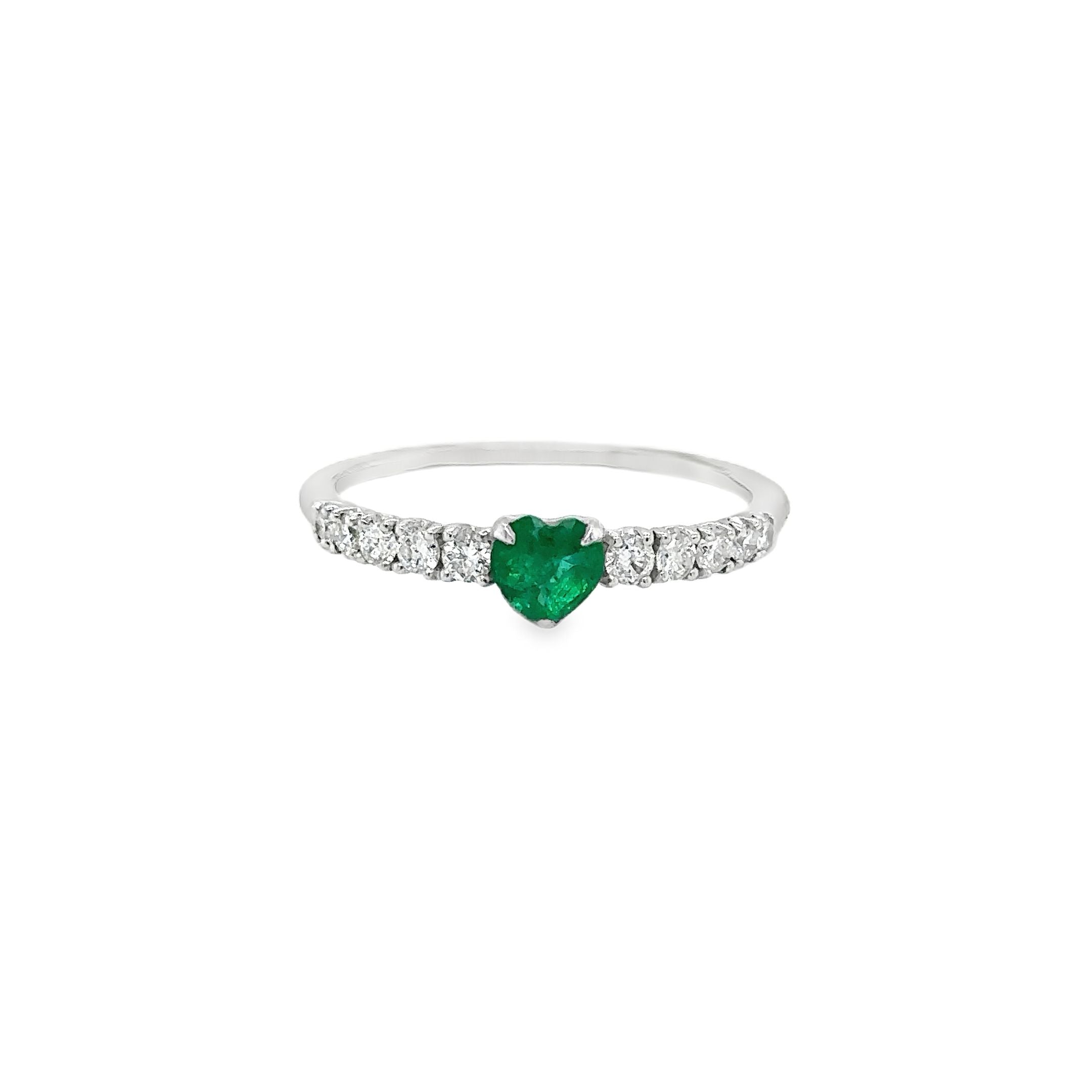 Anillo En Oro Blanco De 18Kt Con Esmeralda Y Diamantes, 0.71 CT