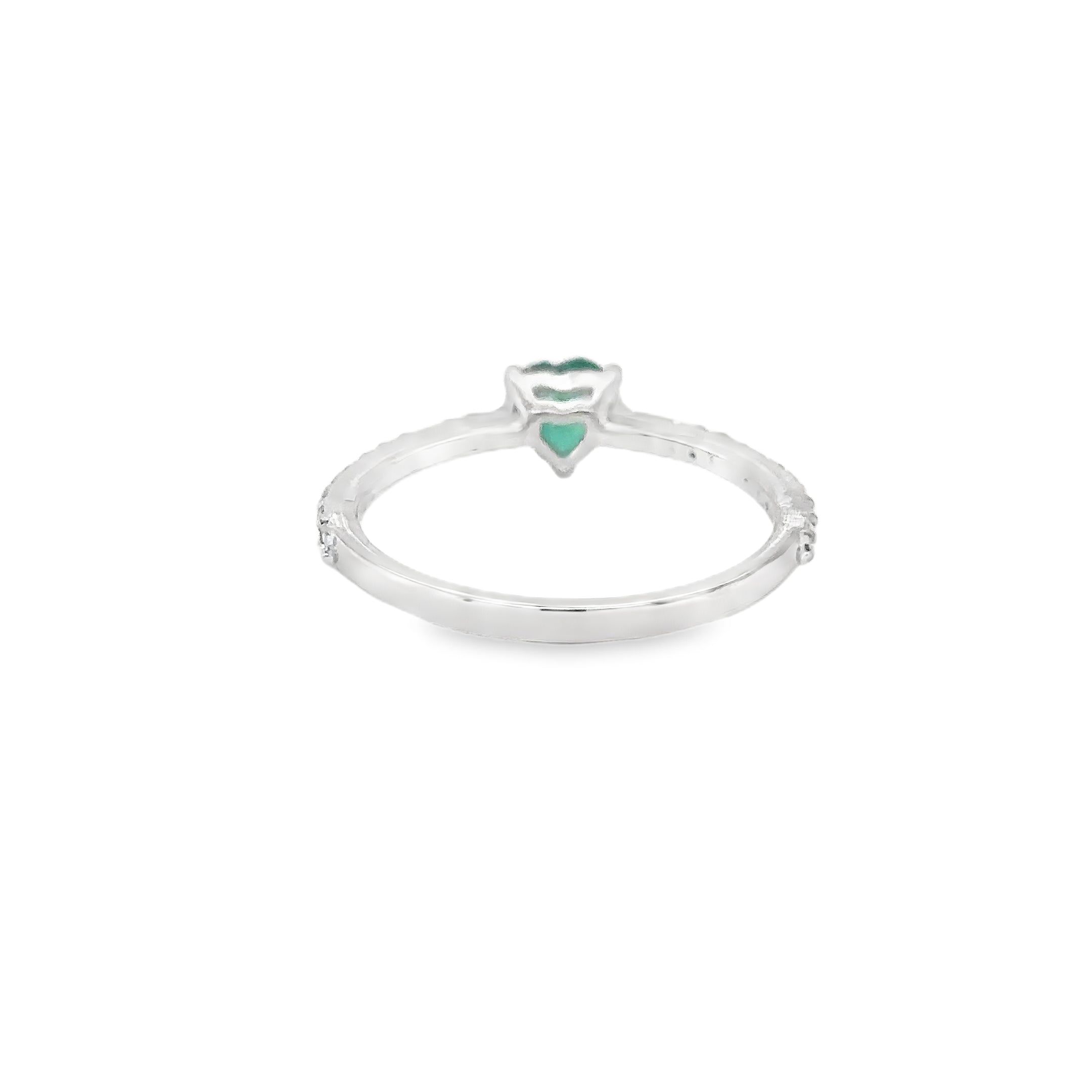 18K White Gold Ring With Heart Shaped Emerald, 1.07 CT