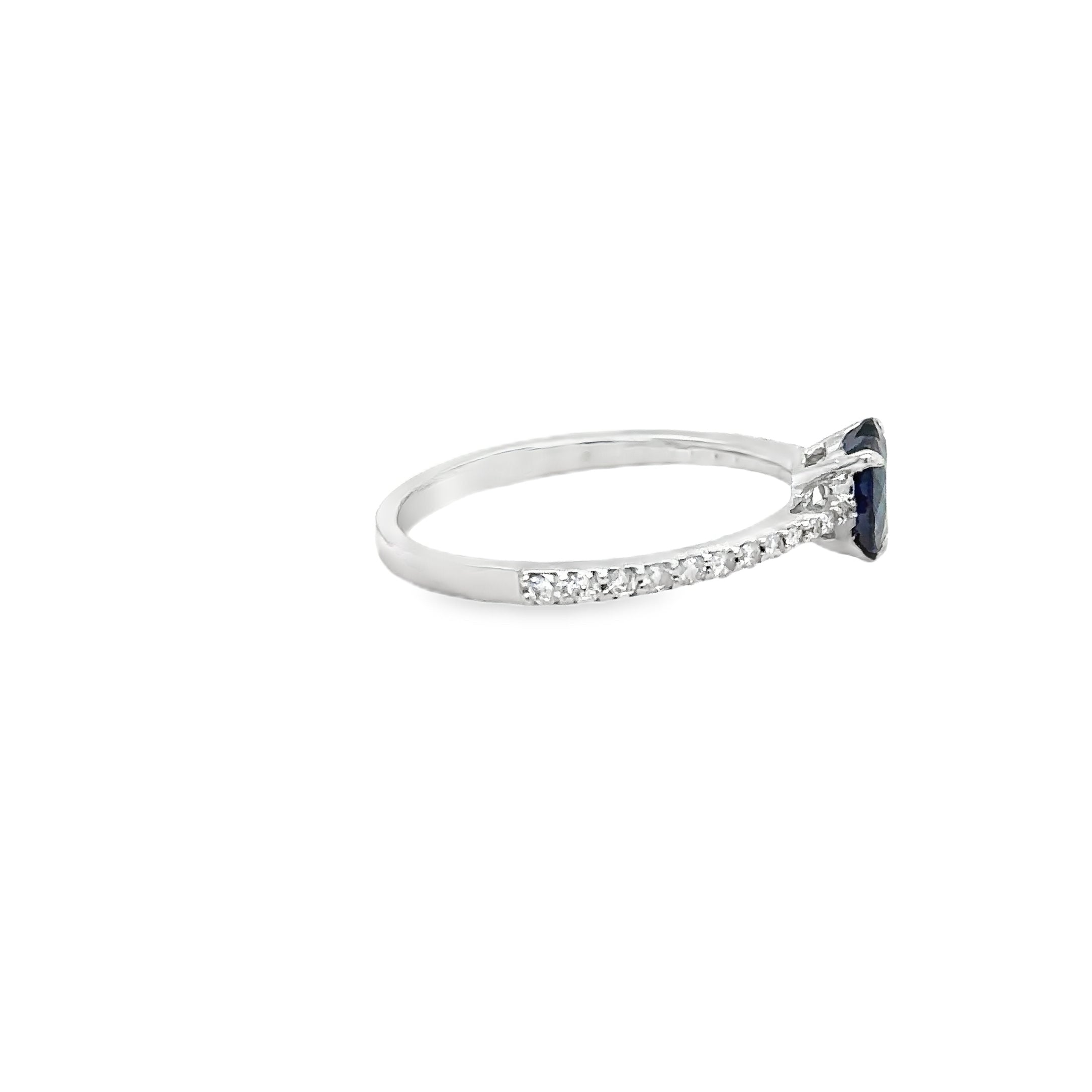 Anillo Corazón De Oro Blanco De 18 Quilates Zafiro Azul Y Diamantes 1.07 Ct.