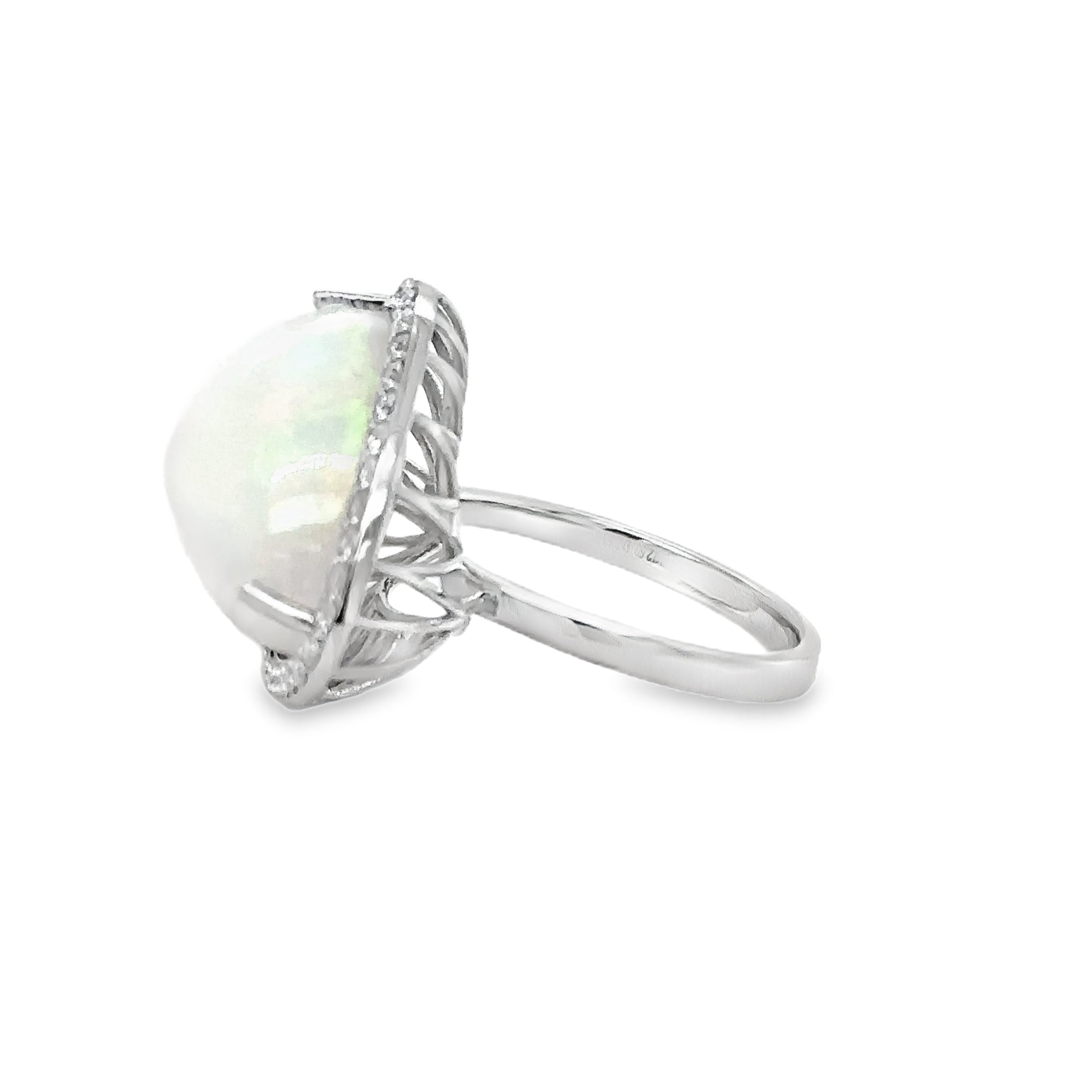 Anillo De Ópalo Y Diamantes De Oro Amarillo De 14Kt 13.03 Ct.