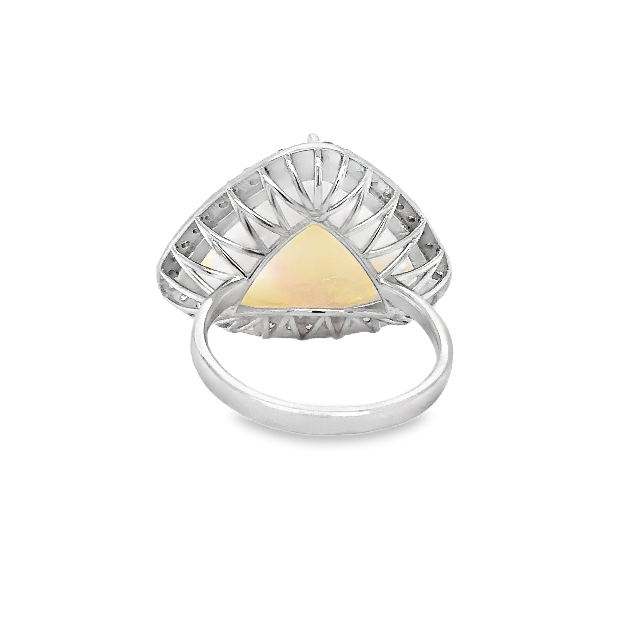 Anillo De Ópalo Y Diamantes De Oro Amarillo De 14Kt 13.03 Ct.