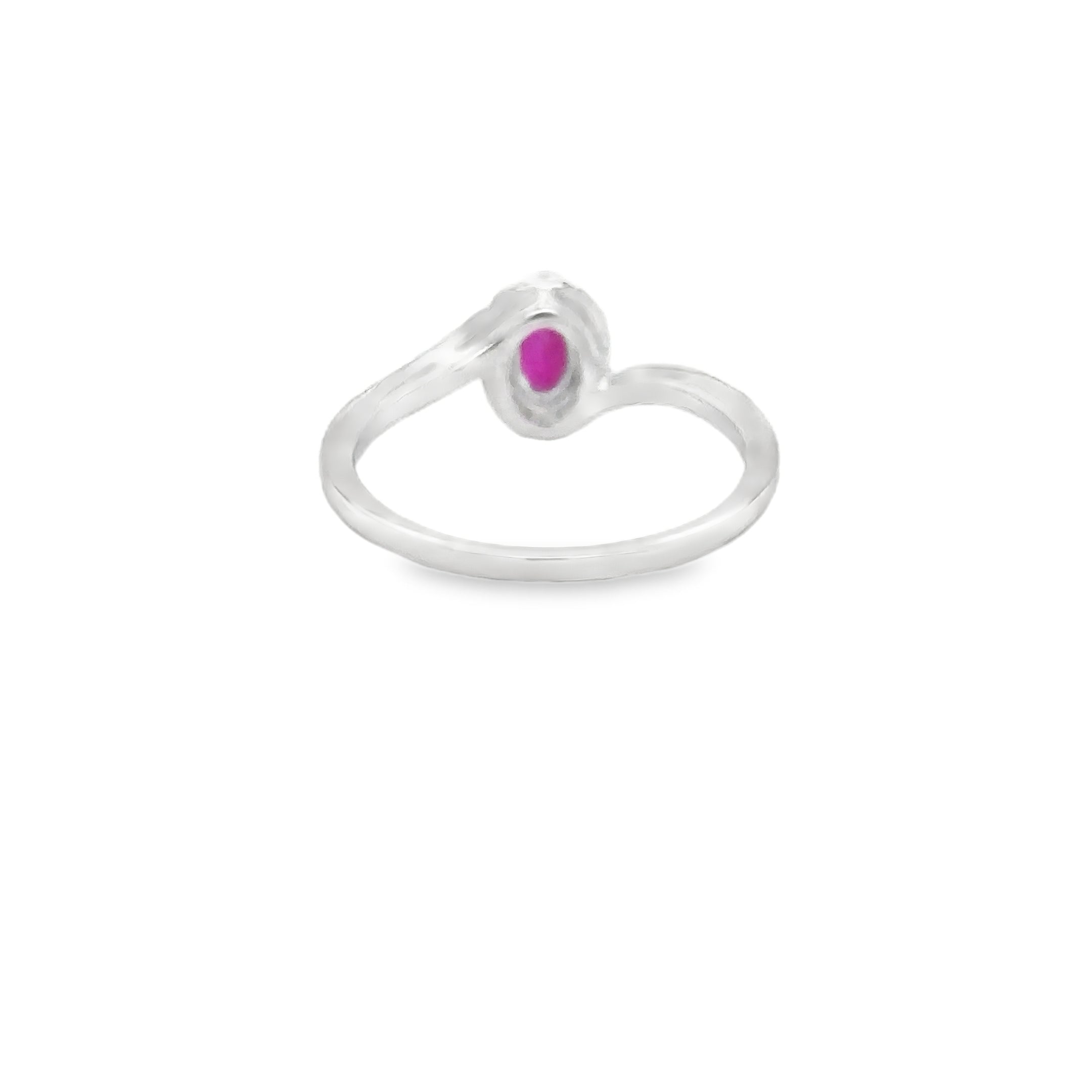 Anillo De Oro Blanco De 18K Rubí Y Diamantes 0.91 Ct.